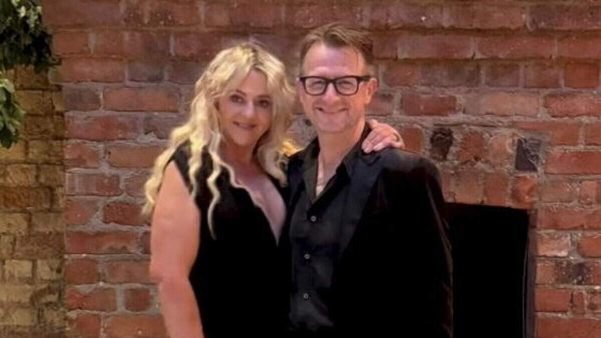 Top Louth stylist David Murray honoured with prestigious Icon Award by Irish Hairdressers Federation