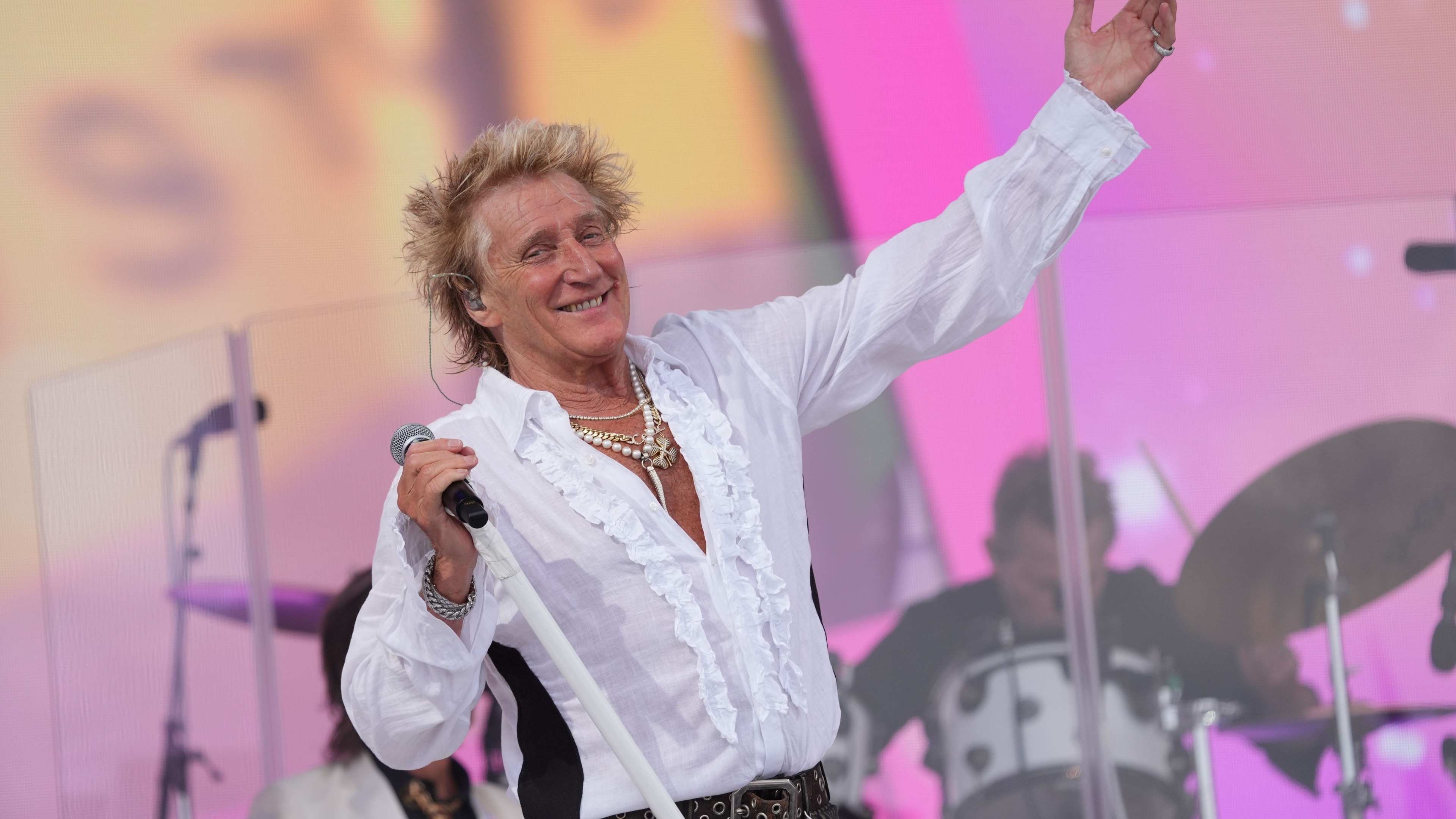 Rod Stewart announces Ireland and UK tour which will ‘definitely be my last’