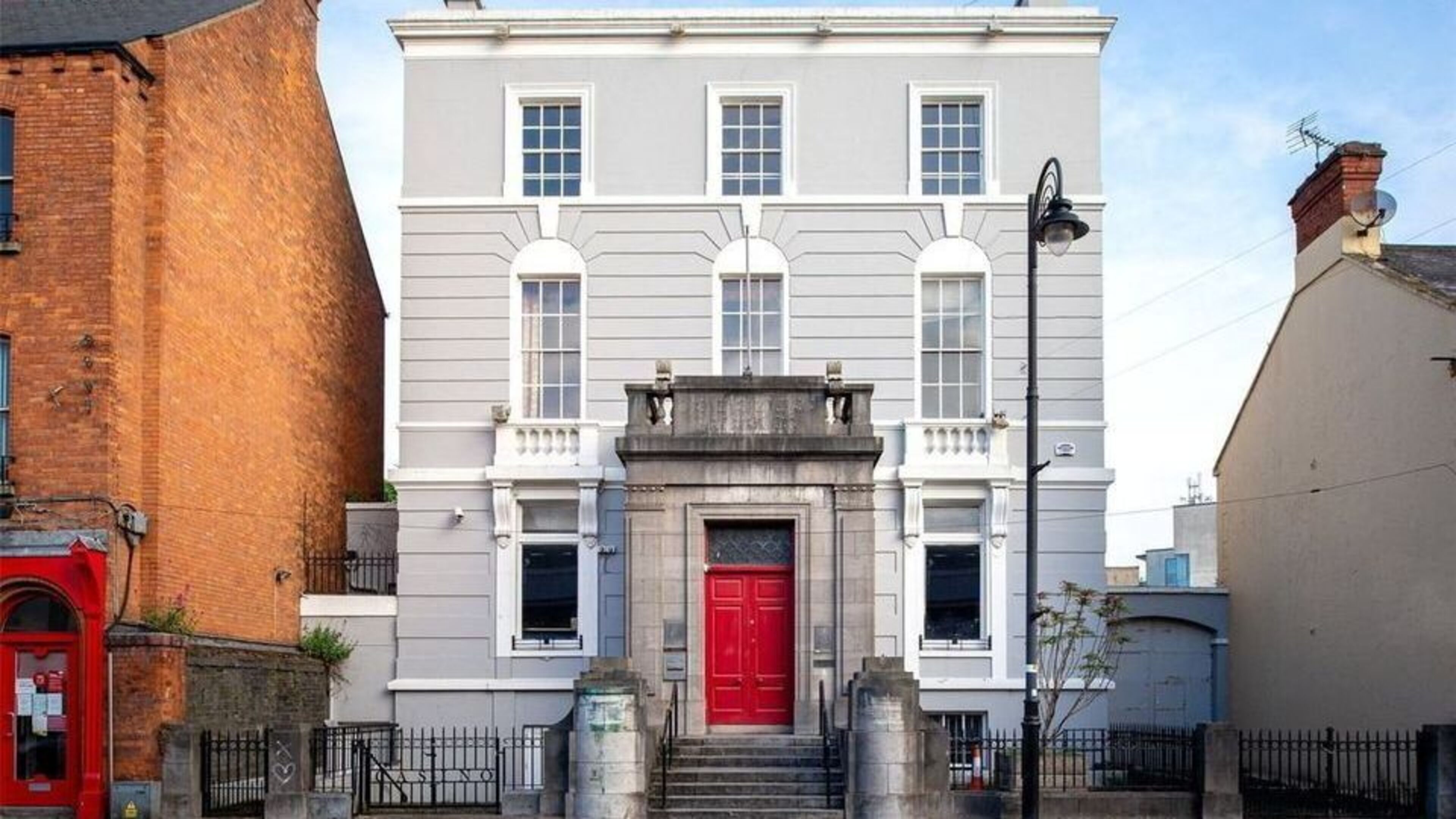 Former bank building in Dundalk to be converted into apartments after planning approval