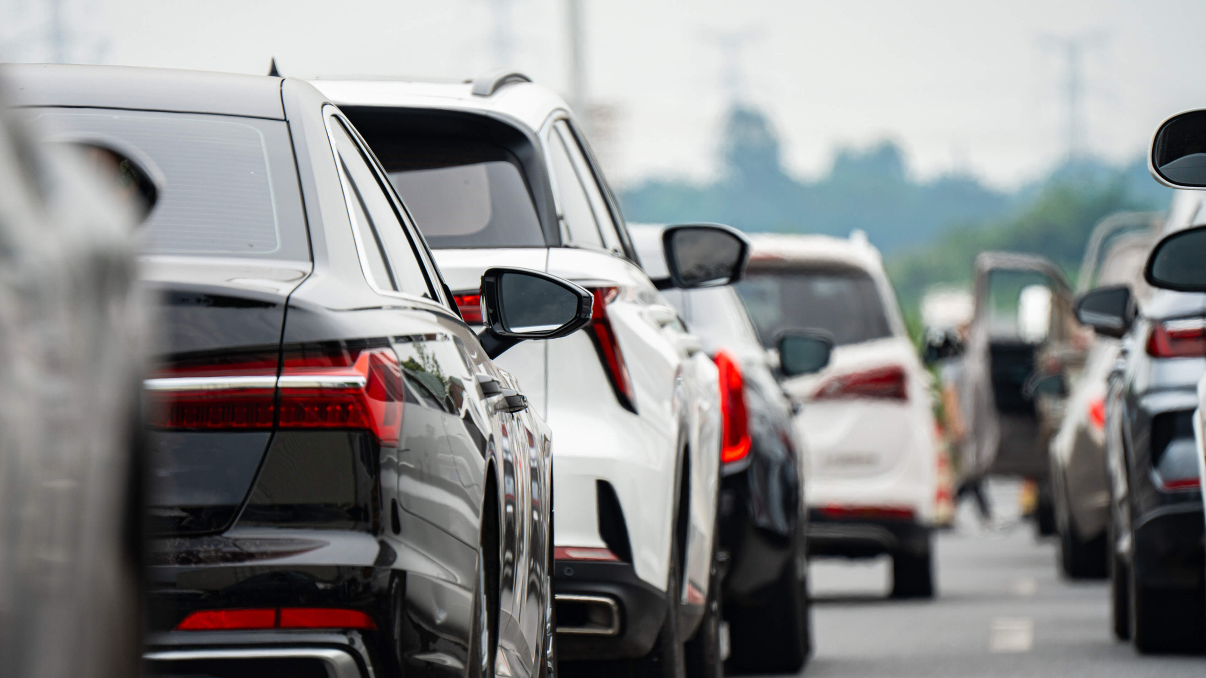 Máire Treasa Ní Cheallaigh: Why slow drivers who ignore long queues behind may be putting lives at risk