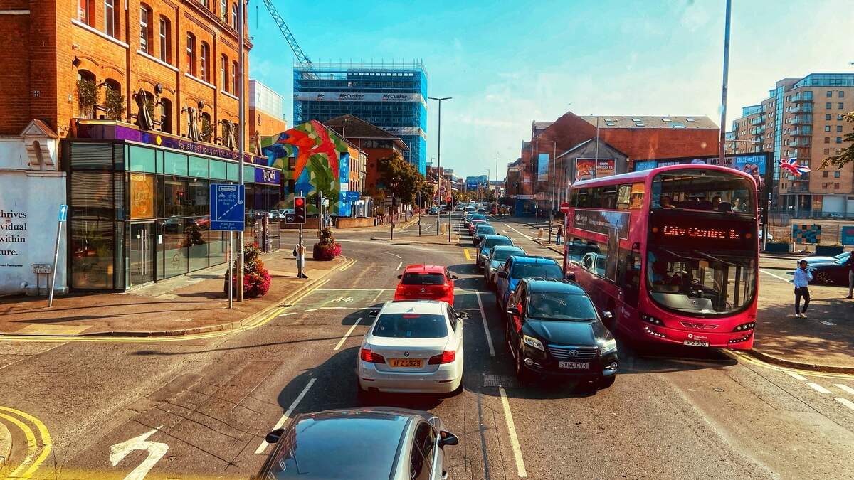 Shoppers head to NI as price gap between Ireland and UK widens on clothes, booze and beauty