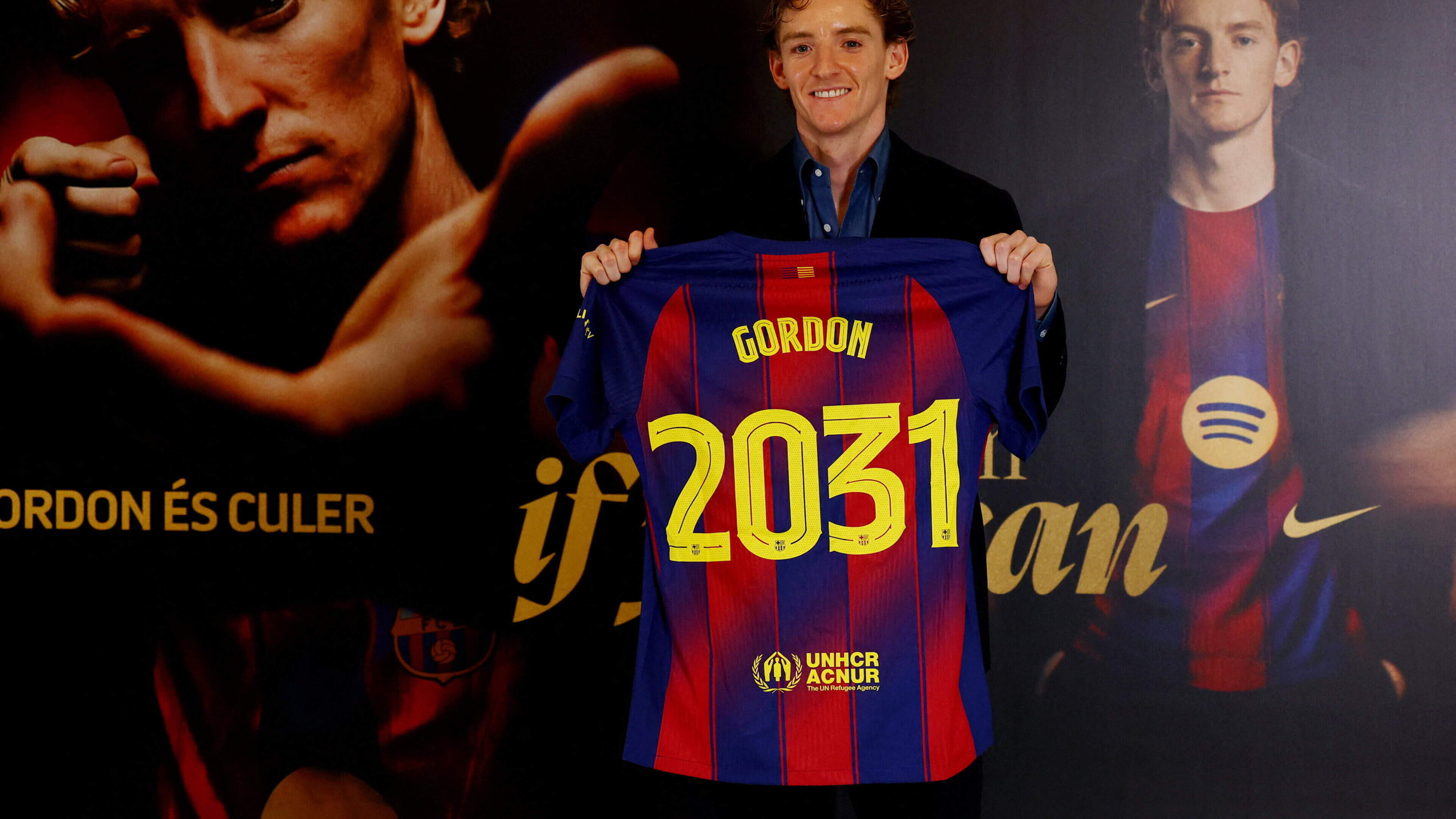 Anthony Gordon completes €80m move from Newcastle to Barcelona on five-year deal