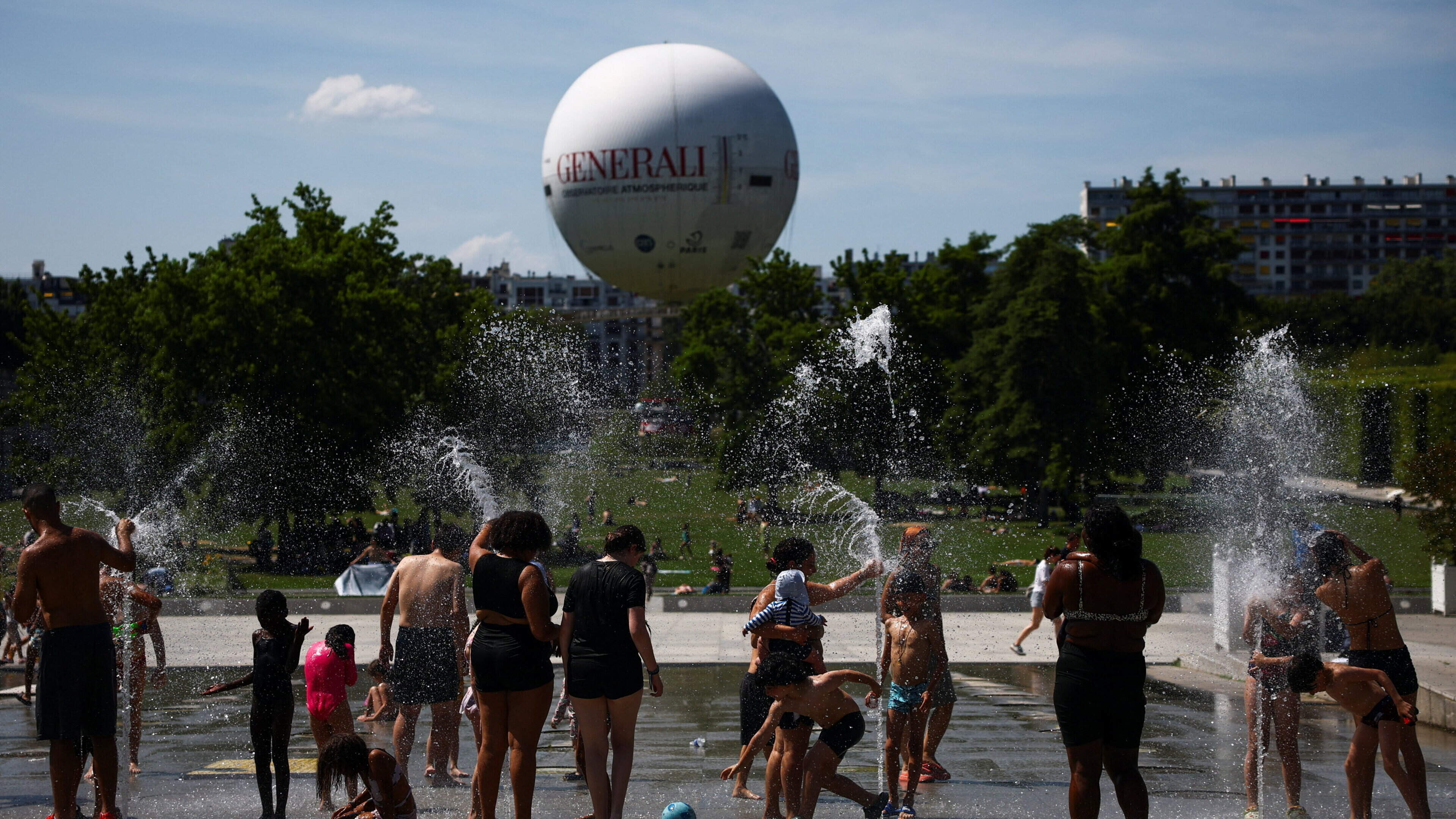 Temperatures to exceed 40C in European heatwave as three die in France; Thousands of French schools close 
