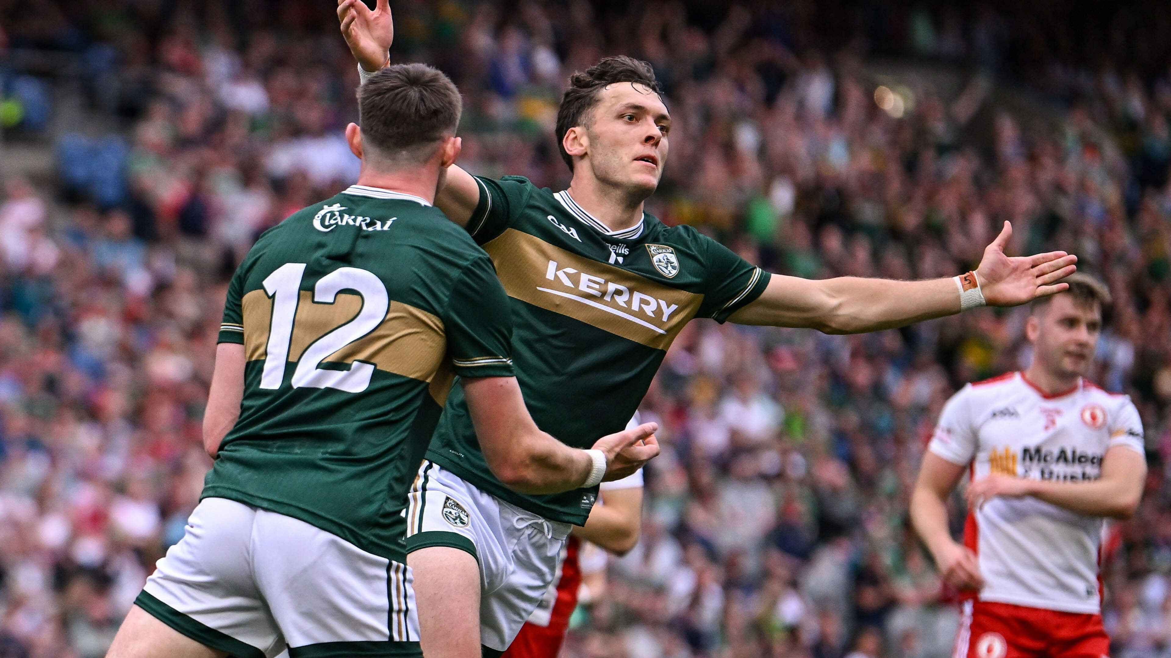 An féidir le foireann ar bith Clifford a stopadh?