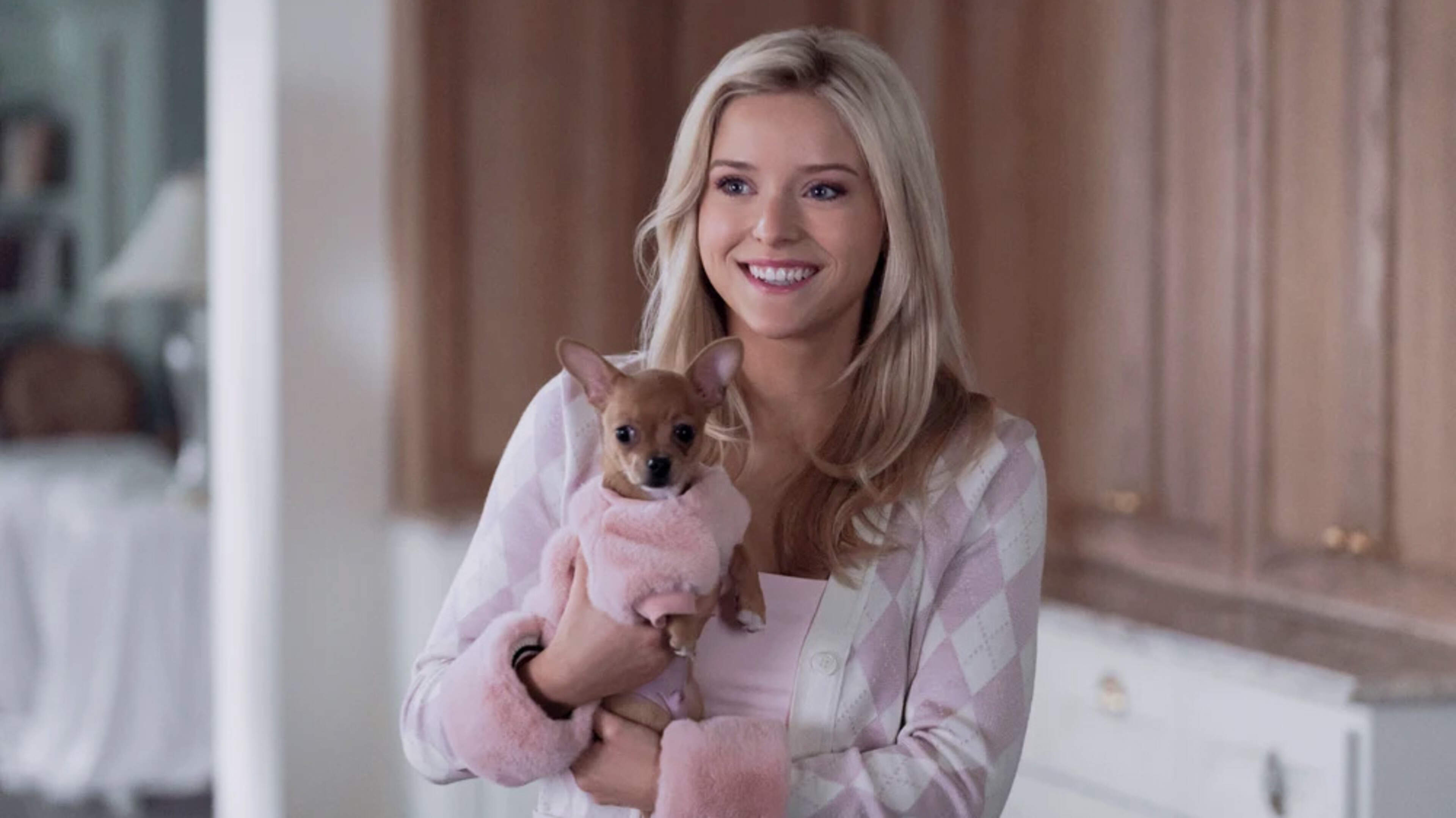 ‘Elle’ review: Yes, this pink, energetic ‘Legally Blonde’ prequel TV series is formulaic — but so what?