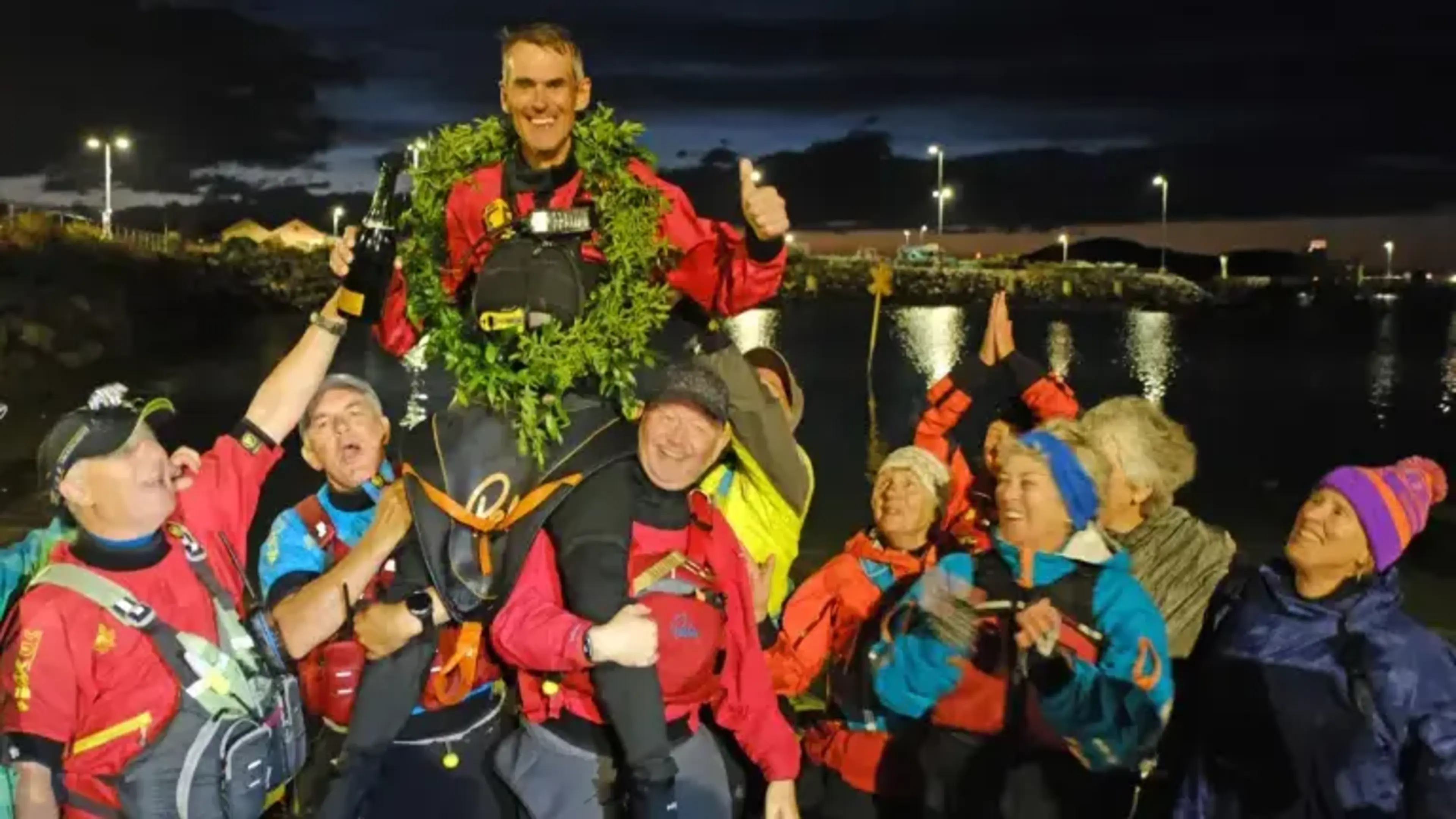 ‘Waves bigger than a bus’ — How a Wexford man paddled around Ireland in memory of his late rugby international brother