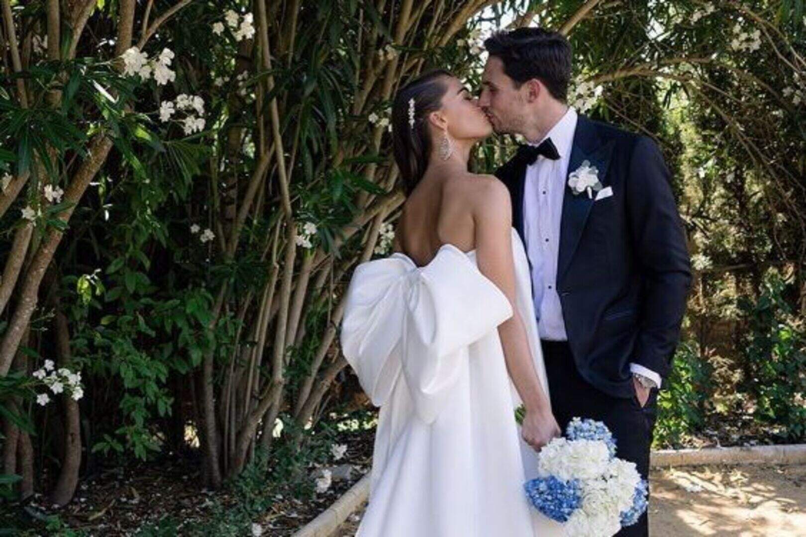 Newlyweds Joey Carbery and Robyn Flanagan share Marbella wedding pics |  Irish Independent