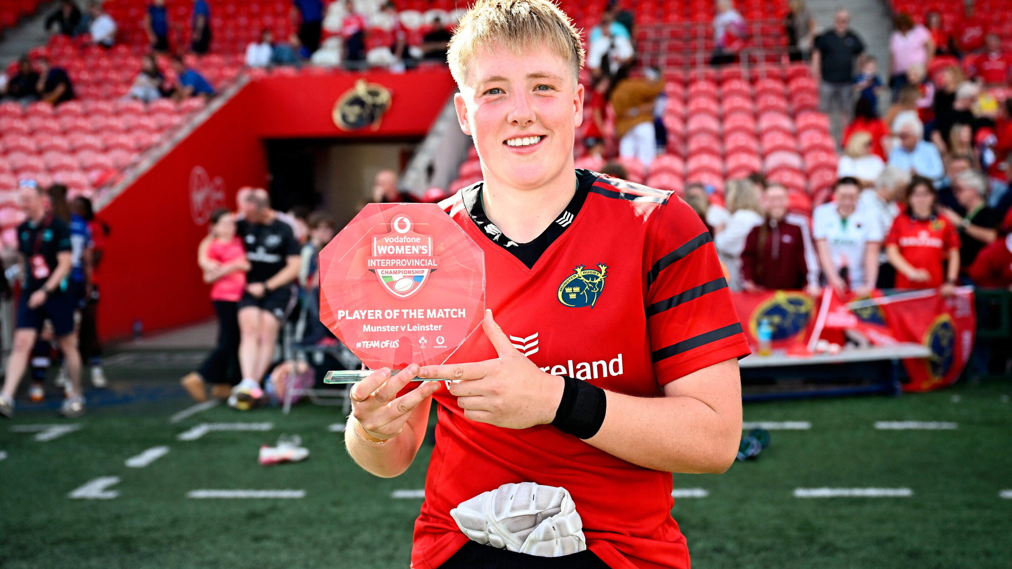 Beth Buttimer’s four-try haul helps Munster beat Leinster by 20 points