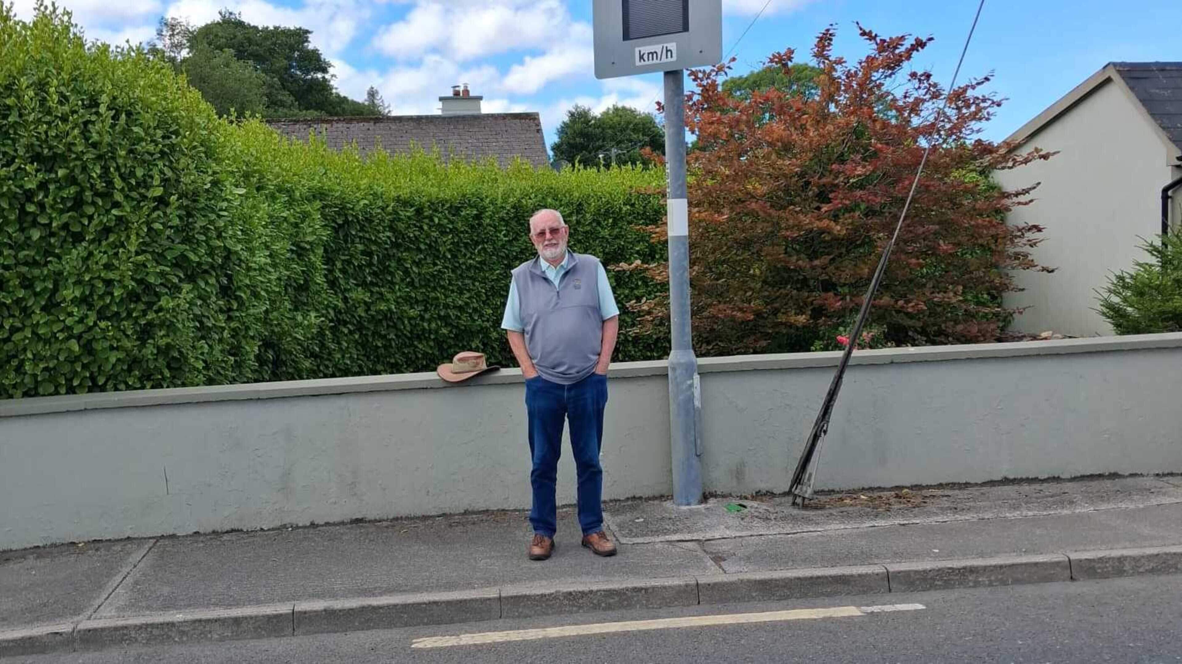 ‘It’s crazy they can’t fix this’ - How a Kerry speed sign has lost its shine after one twist too many