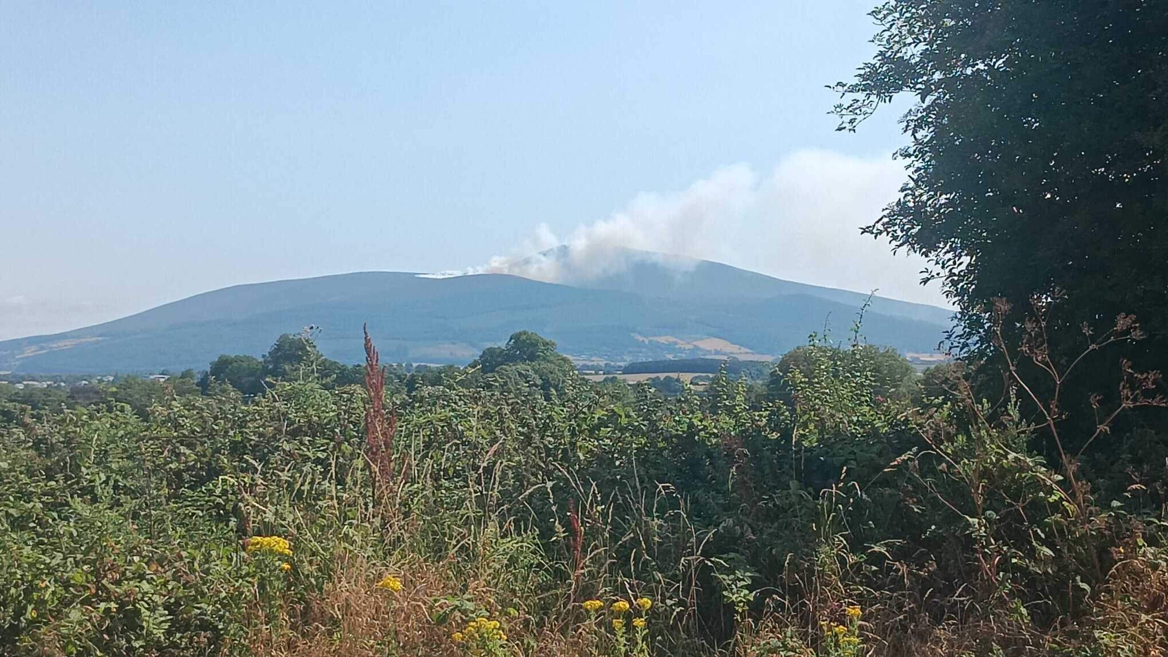Tipperary fire services tackle massive blaze at Slievenamon 