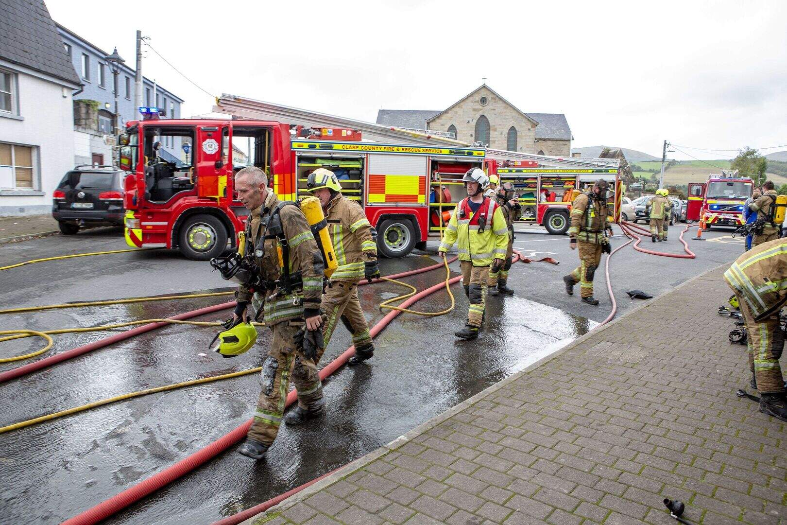 Two hospitalised following fire at pub in Co Clare | Irish Independent