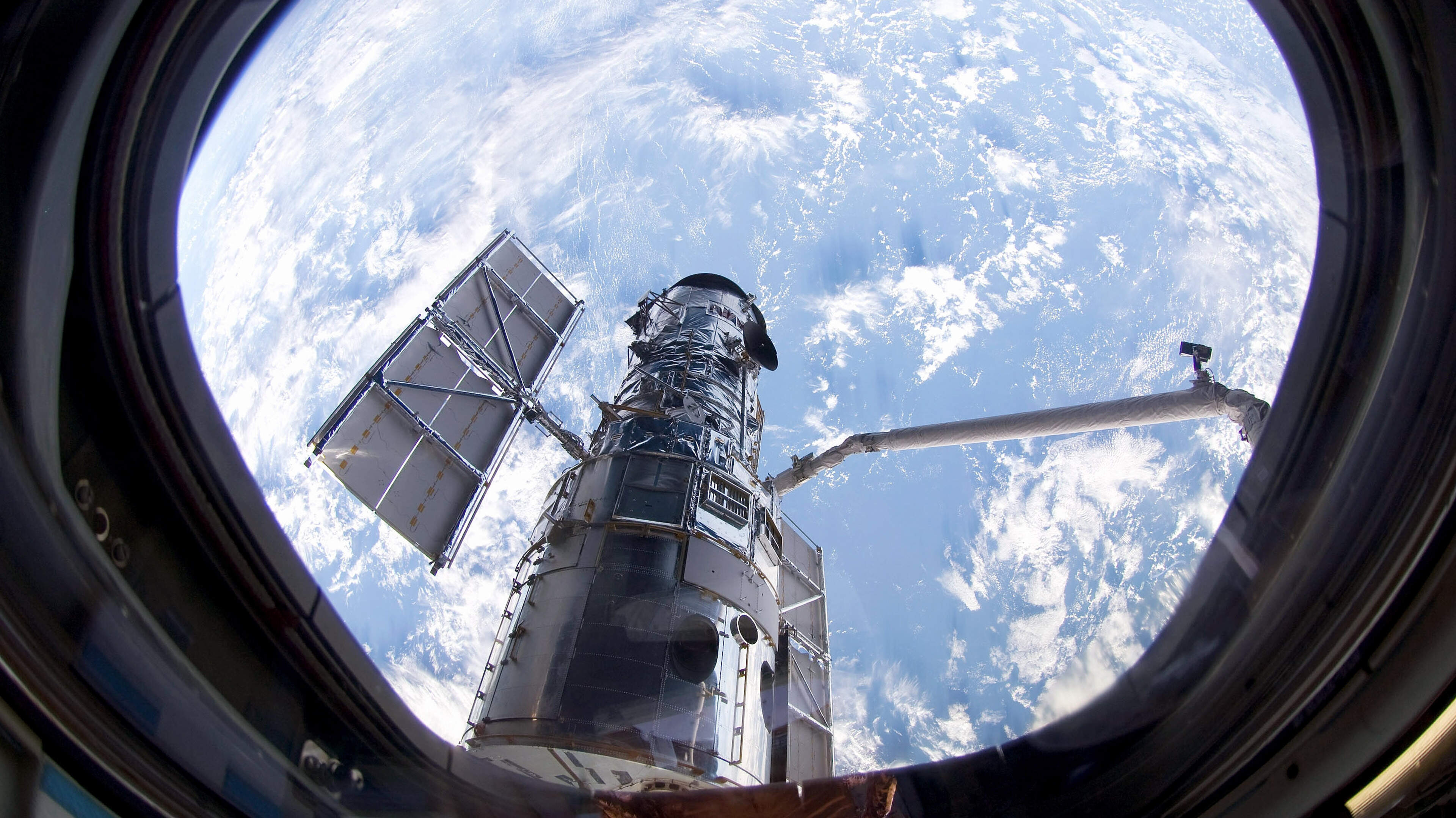 Rescue mission called off for Nasa’s ageing Swift space telescope