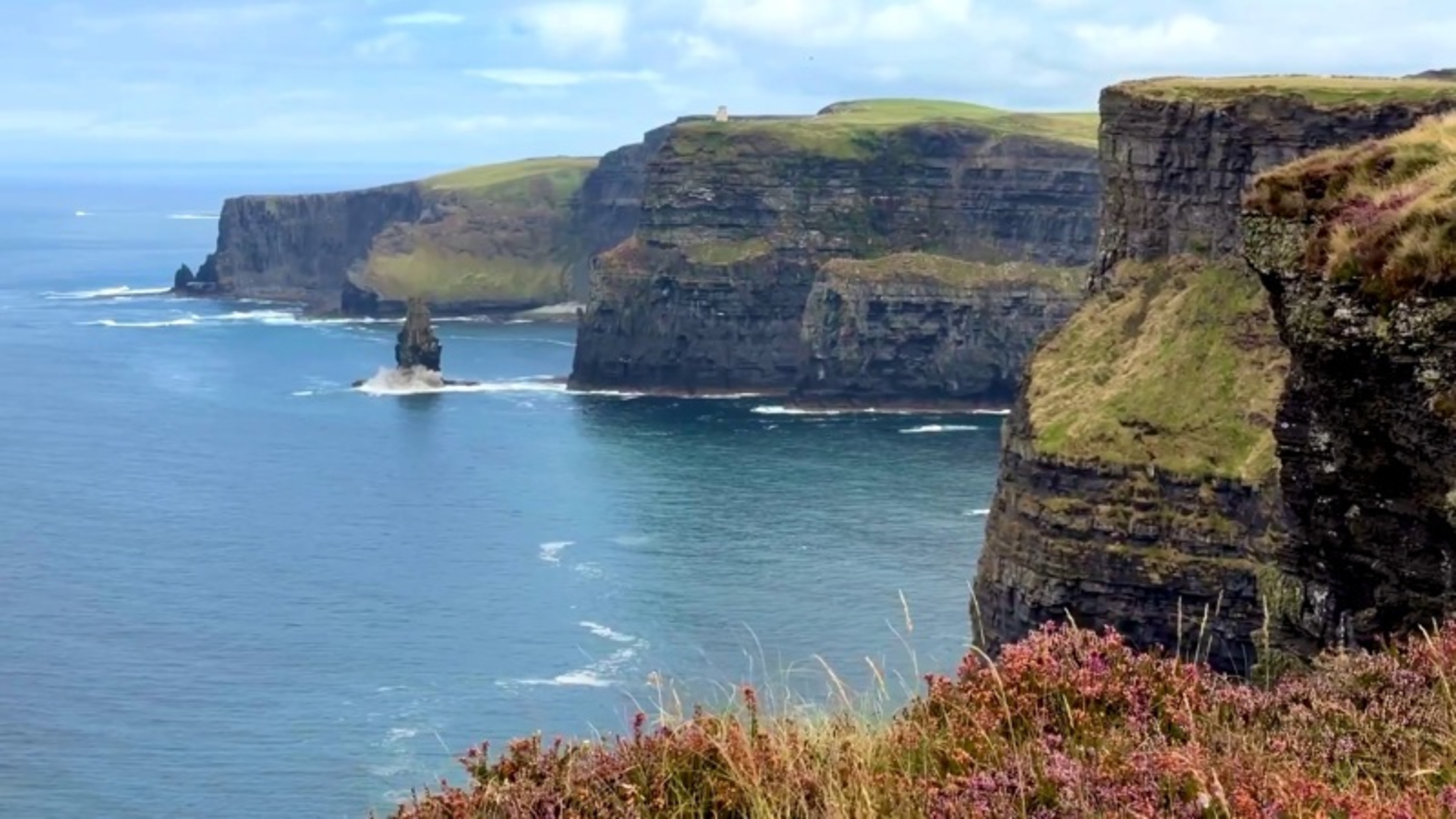 American tourist accidentally captures moment part of Cliffs of Moher sea stack collapses into Atlantic