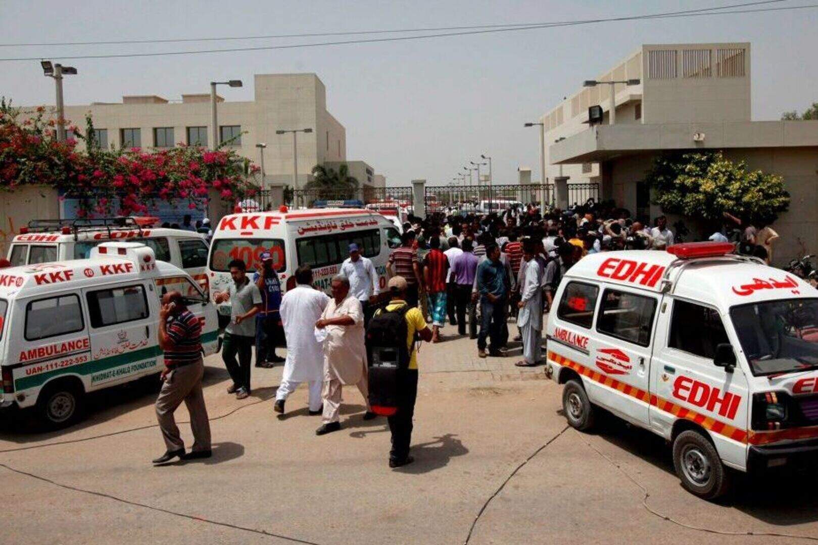 Isil-linked gunmen kill 45 in attack on city bus | Irish Independent