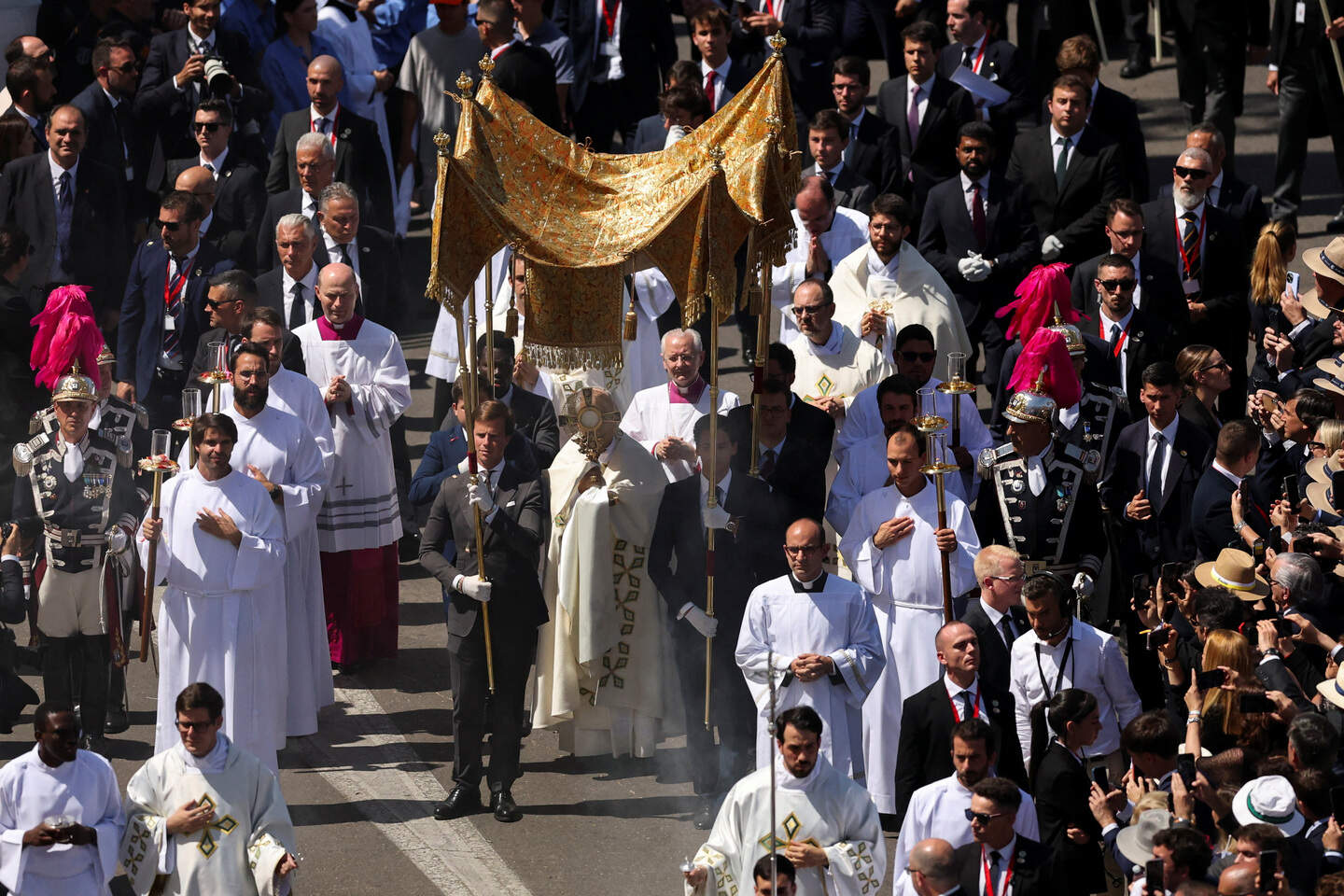 More than one million people gather in Madrid for Pope’s Mass and ...
