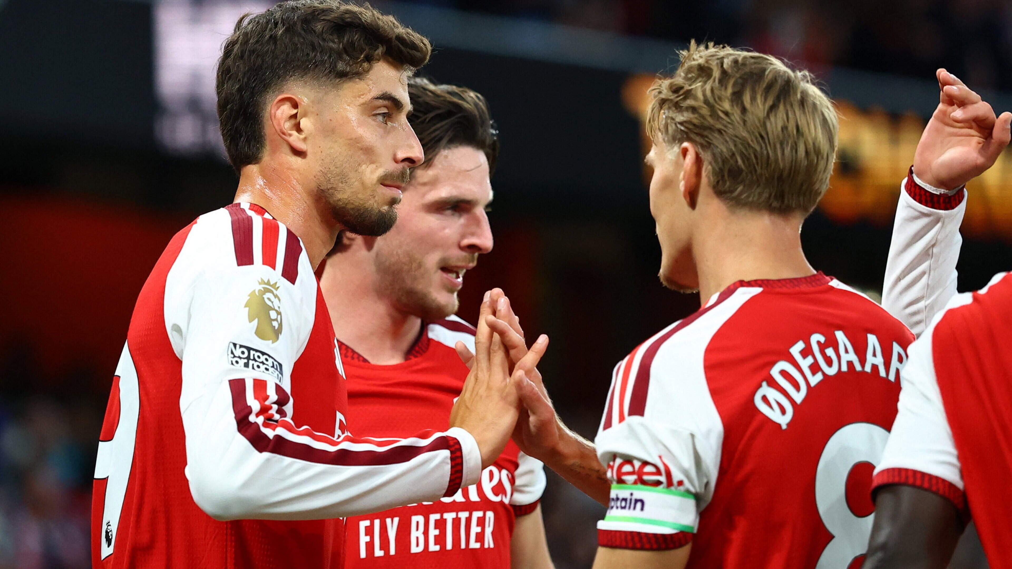 Arsenal get title defence off to scintillating start with comprehensive victory over Coventry