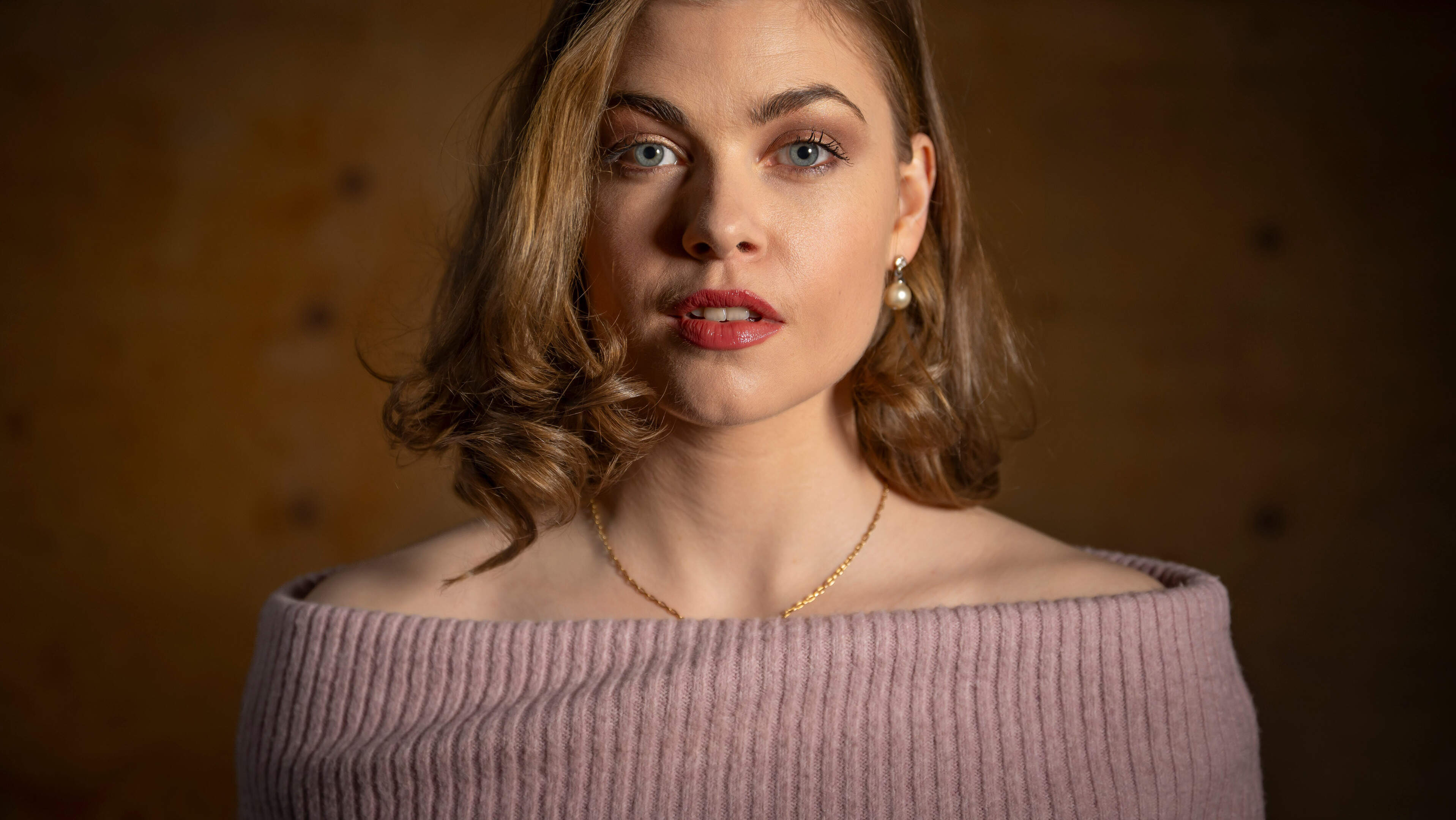 Dundalk actor and singer Juliette Crosbie celebrates ten year since graduating