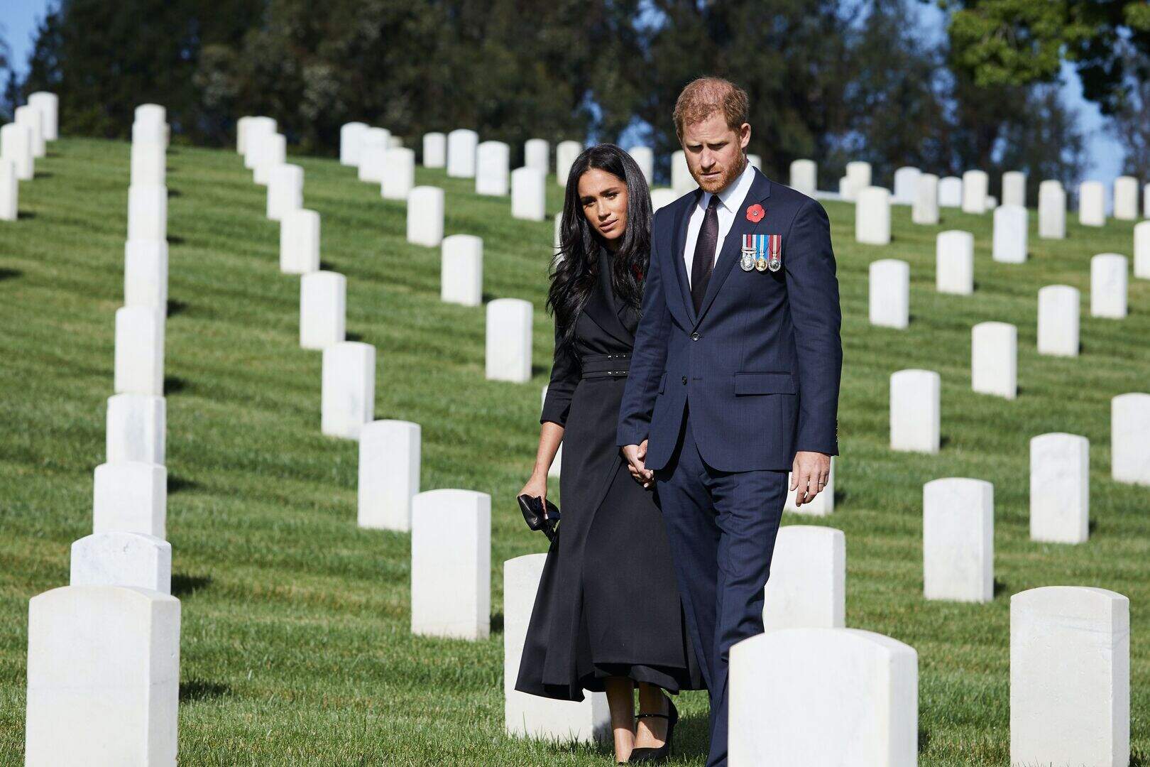 Harry and Meghan visit LA National Cemetery to mark Remembrance Day ...