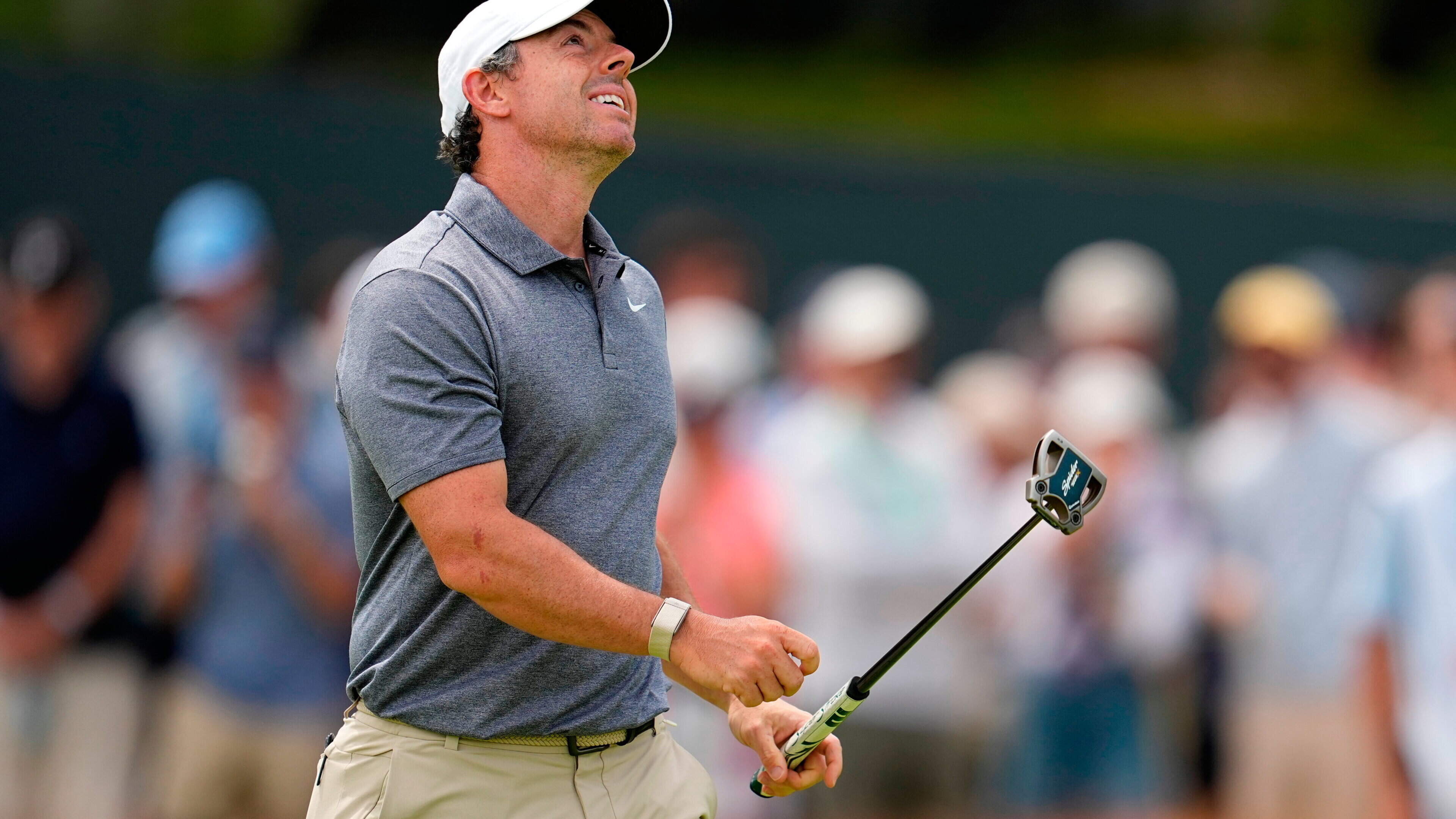 Rollercoaster back nine leaves Rory McIlroy seven behind at US Open in Shinnecock Hills
