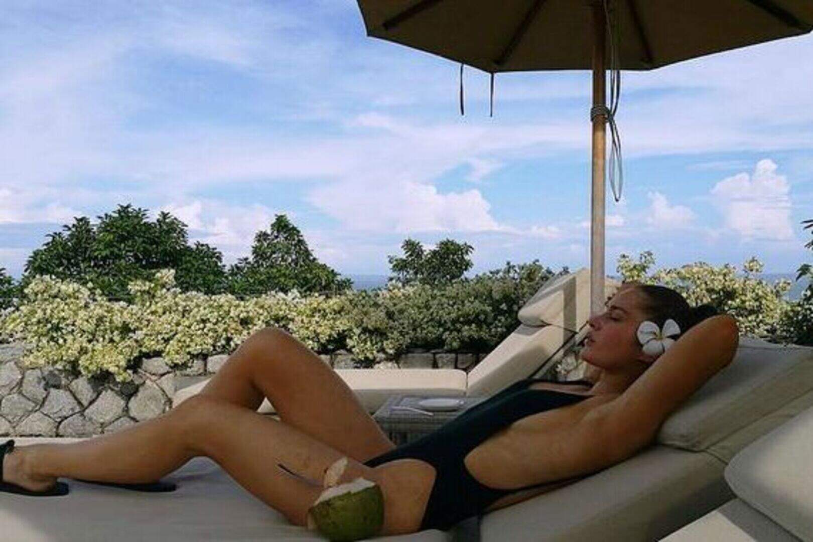 Roz Purcell sizzles in bikini shots on Thai holiday as she ...