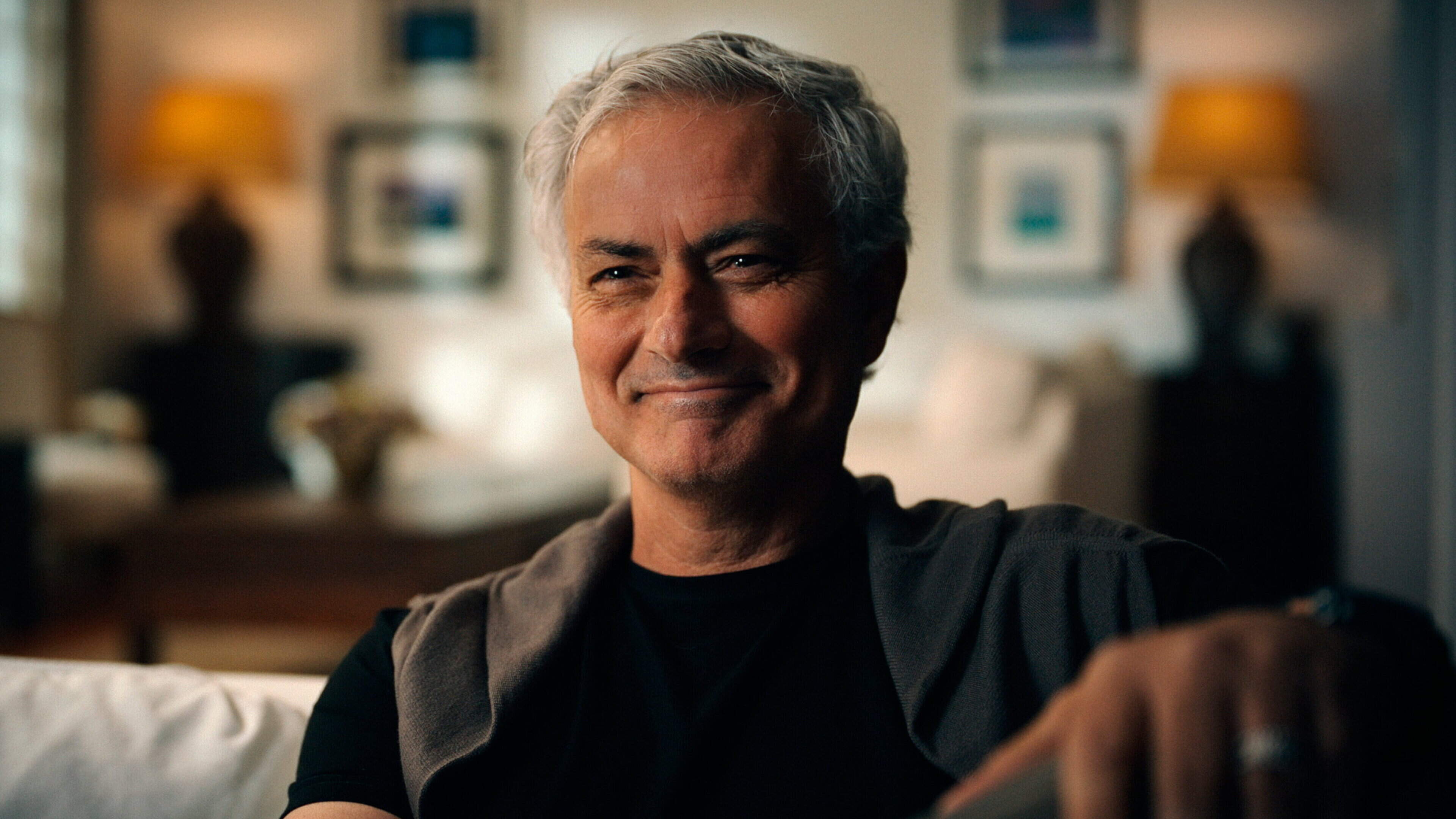 Jose Mourinho reveals he signed contract to succeed Alex Ferguson at Manchester United