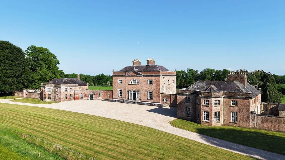 €12.3m Newbury Hall smashes guide price by €300,000