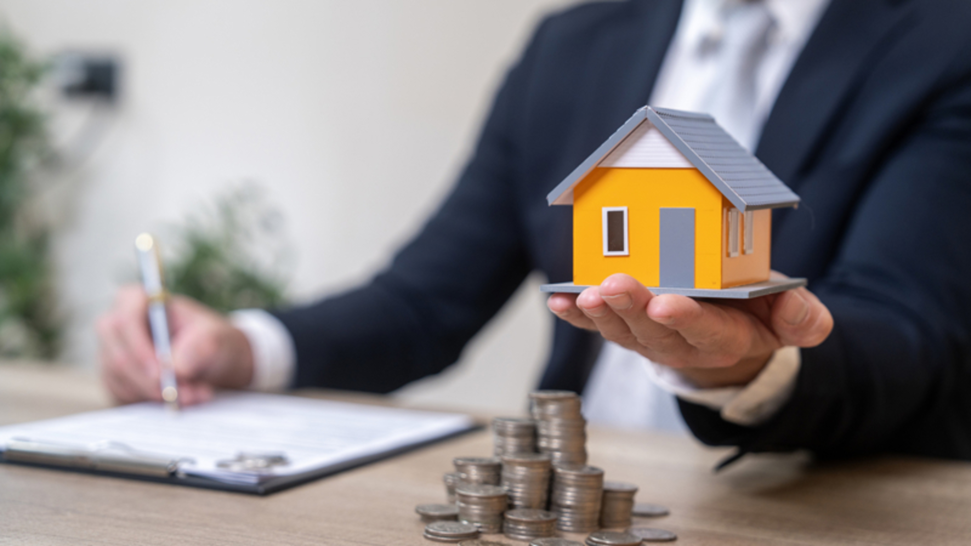 Value of mortgage top-ups at 16-year high as homeowners renovate rather than relocate