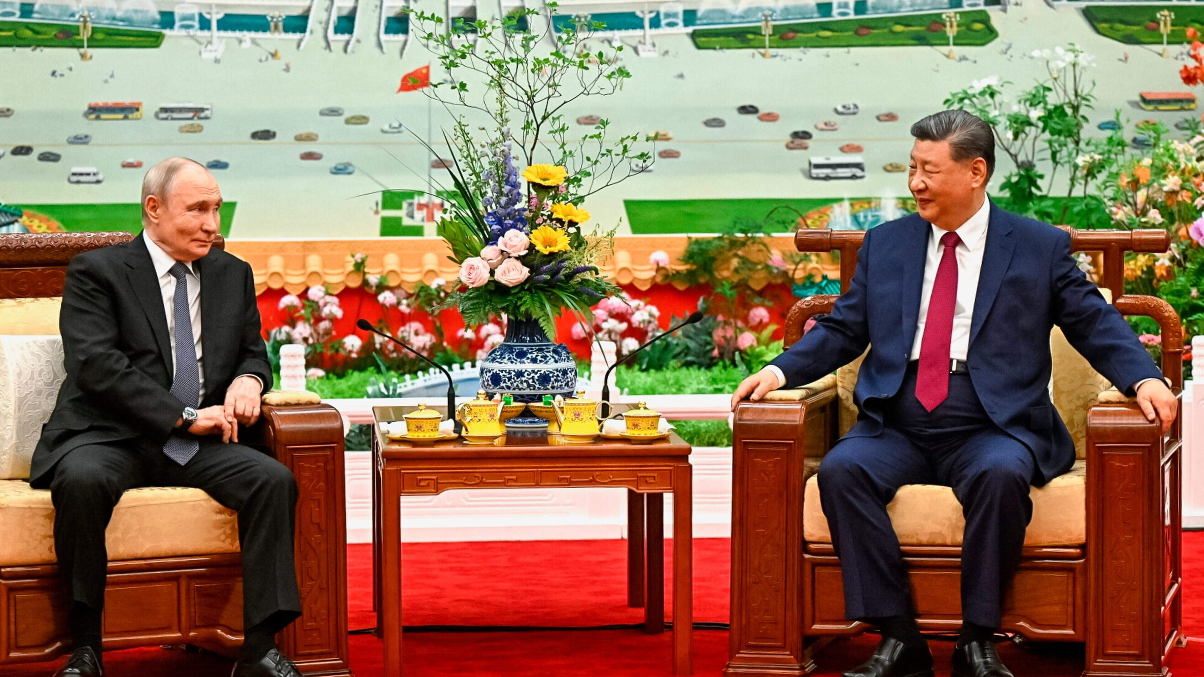 Bing West: As Vladimir Putin visits China, distrust simmers beneath an anti-US alliance