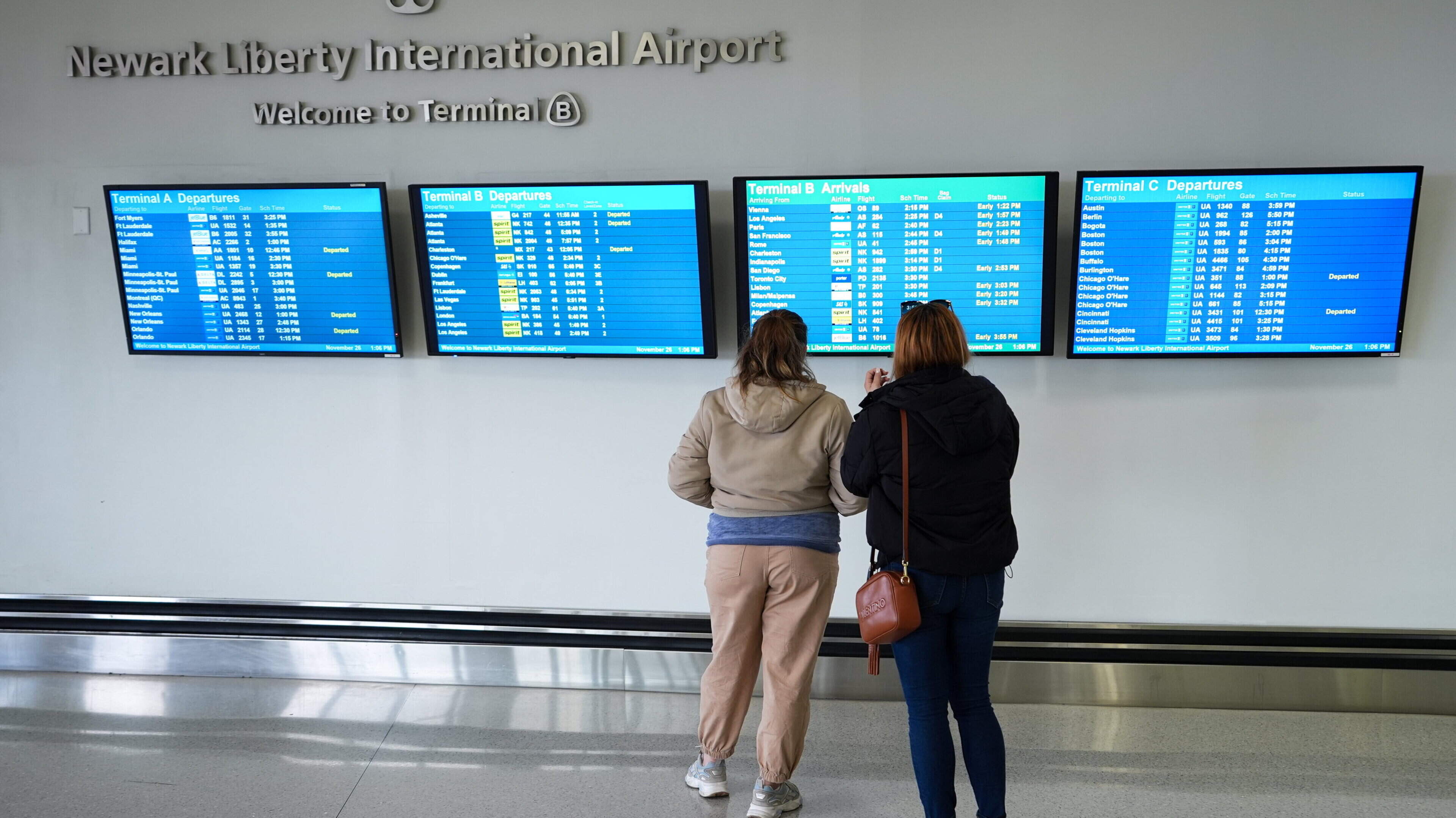 Irish visitors to the United States fell by nearly 25pc last month