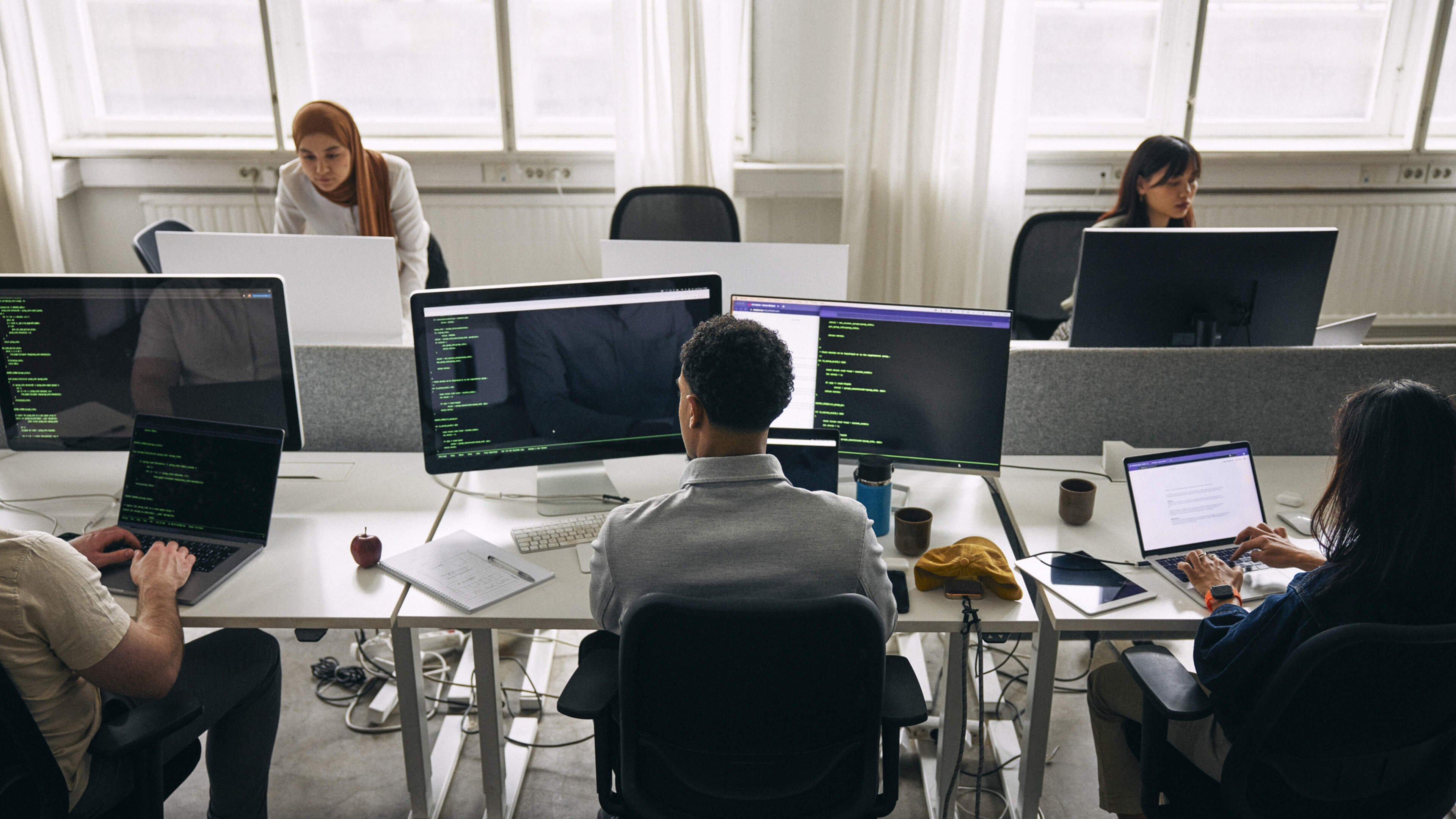 Half of big employers to require fixed in-office days by next year