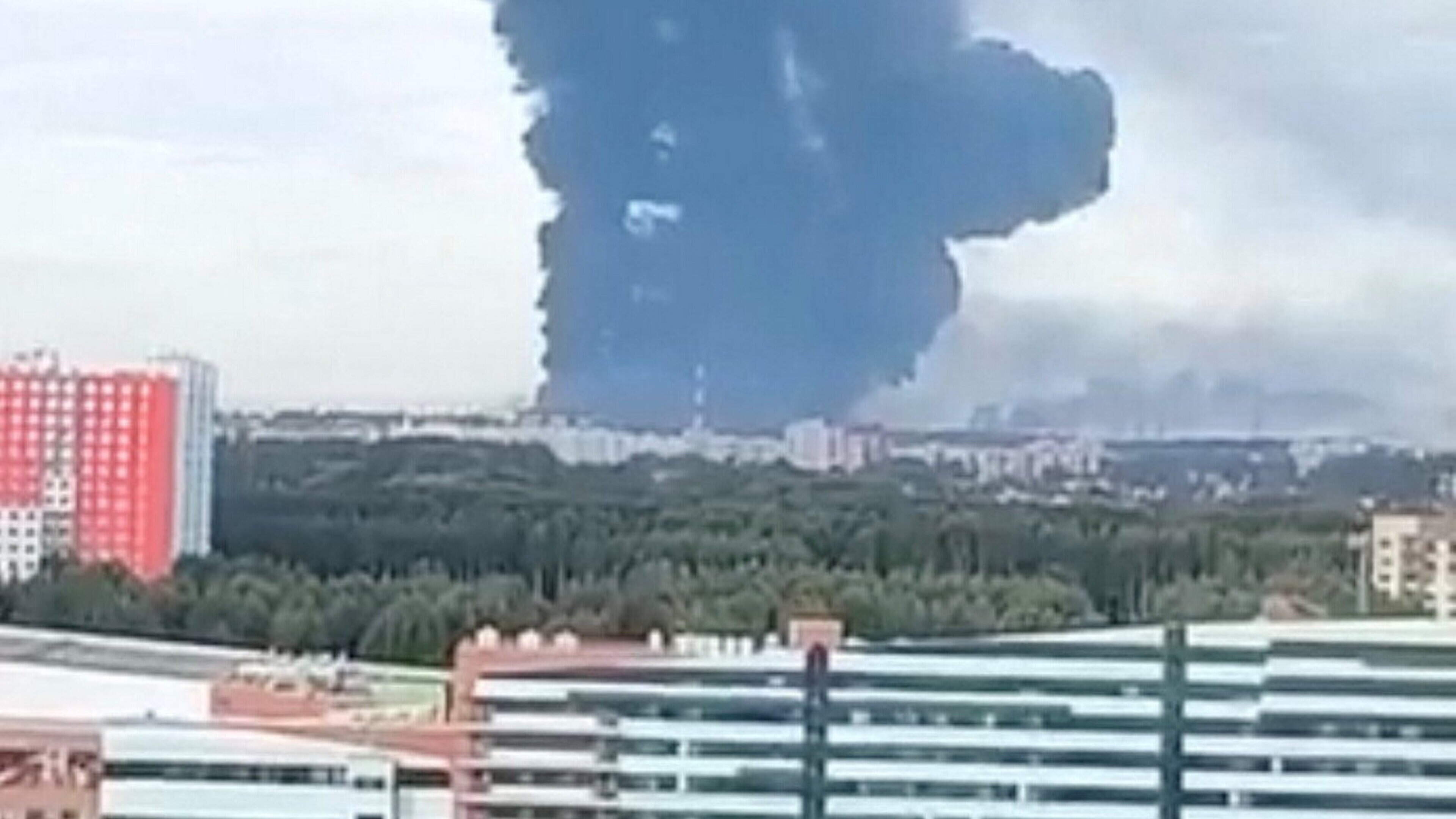 ‘Putin must seek peace’ – Ukraine strikes oil refinery 800 miles inside Russia