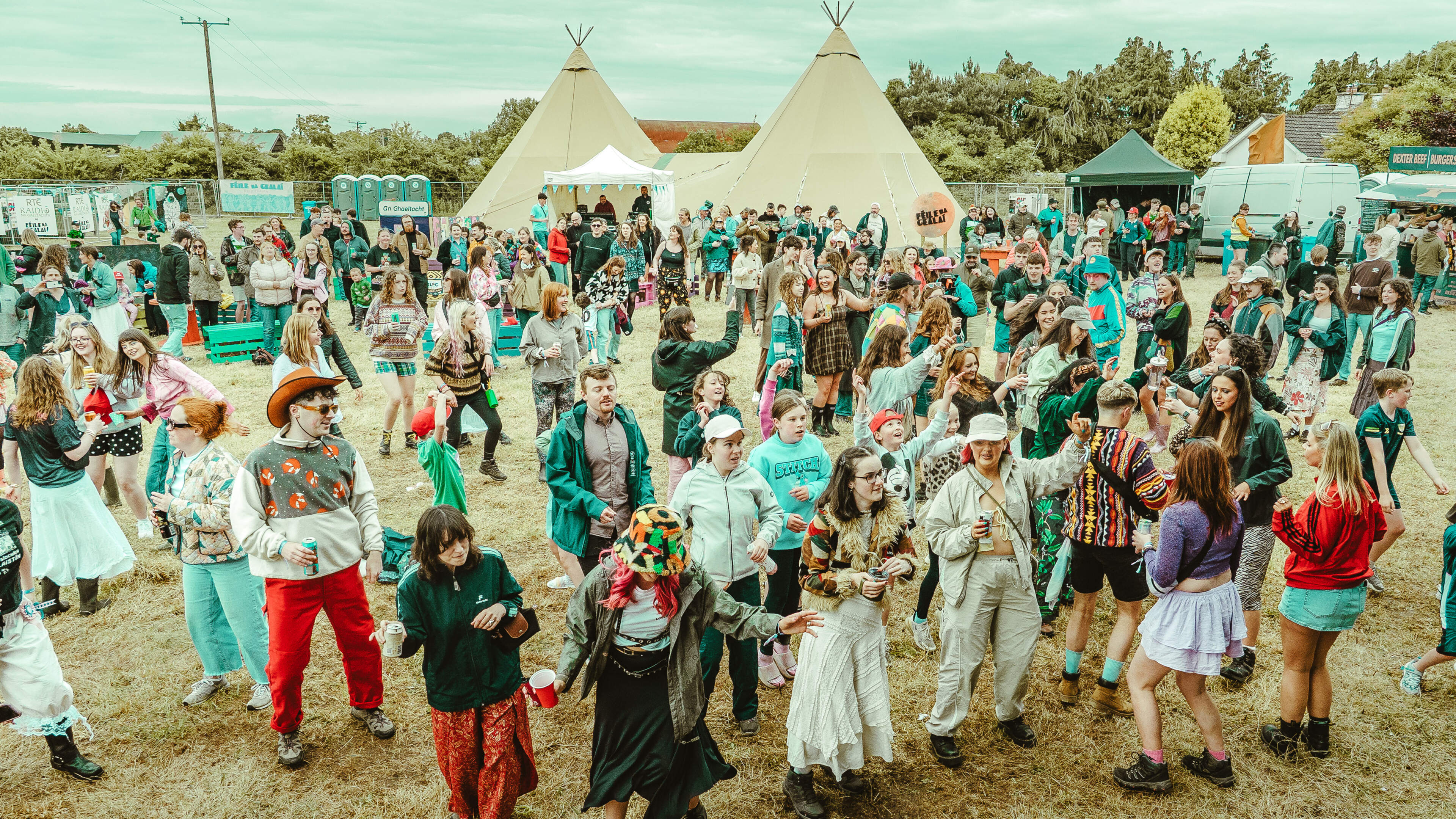 An bhfuil Glúin Z níos feasaí ar chúrsaí timpeallachta?