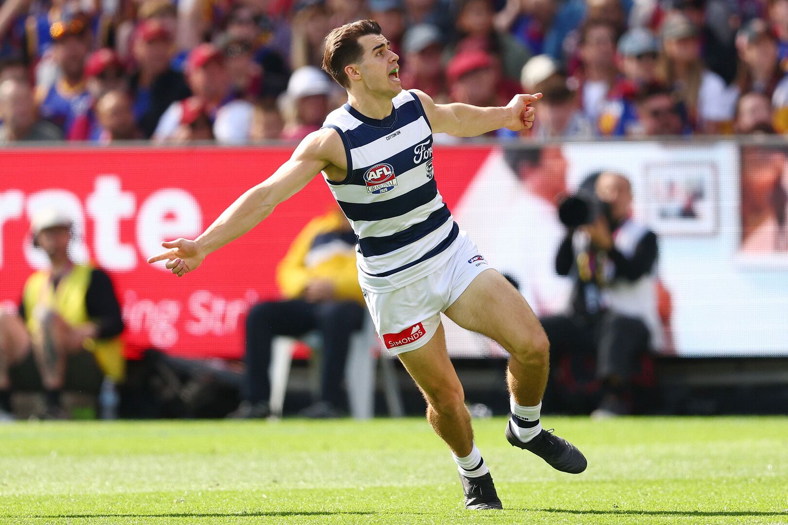 Oisín Mullin’s ‘supreme athleticism’ hailed as 14 Irish players look to ...