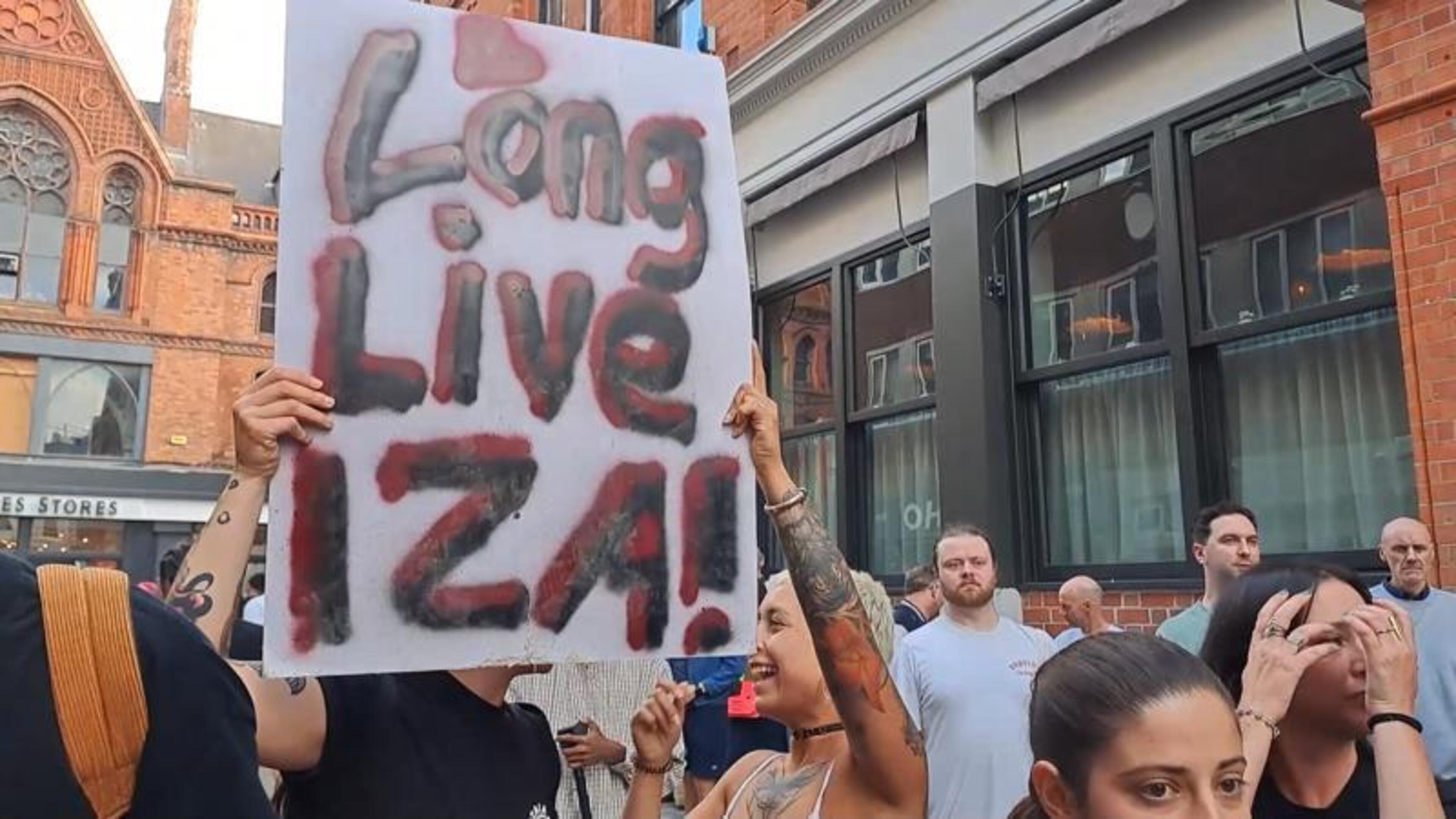 ‘We’re being pushed out’ – protest against ‘loss’ of Yamamori Izakaya brings underground scene to Dublin streets