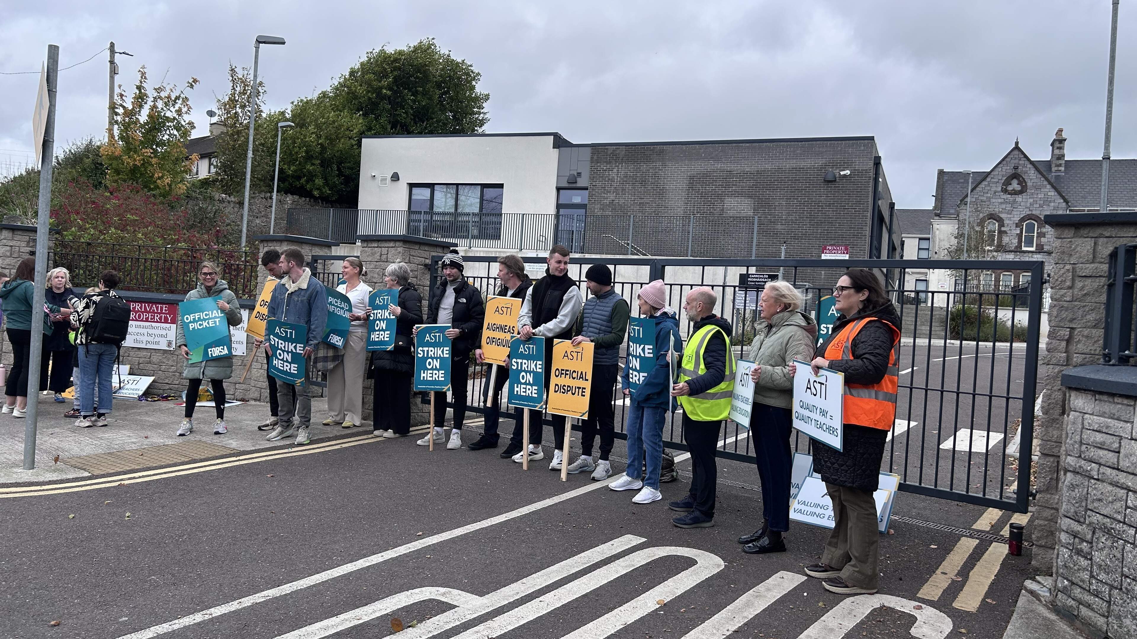 Striking Cork teachers warn of Government’s ‘massive disconnect’  - ‘we’re here because we have to be’
