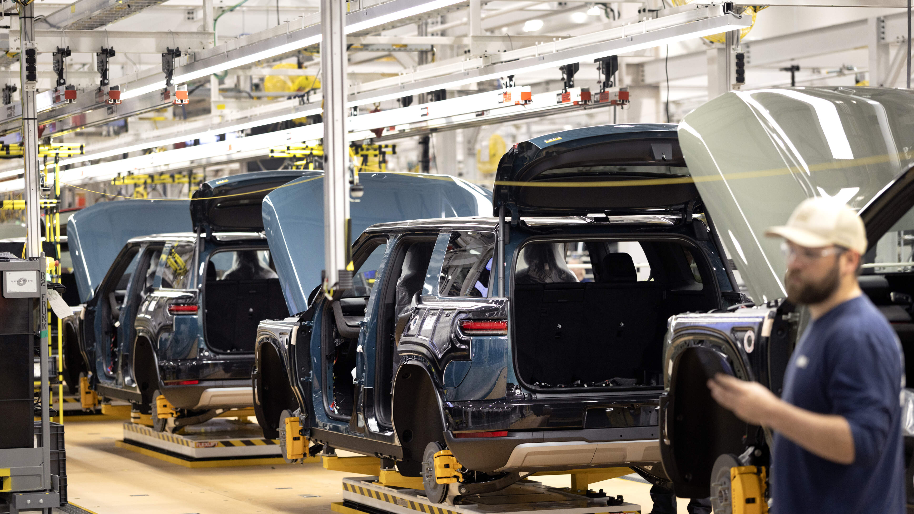 US manufacturing activity scales four-year high in May