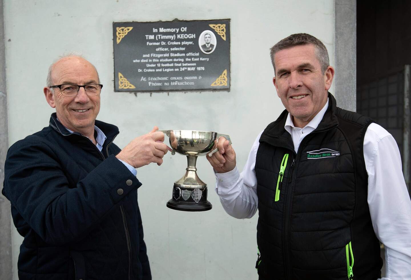 Former Kerry manager unveils memorial plaque to Tim Keogh who died in ...