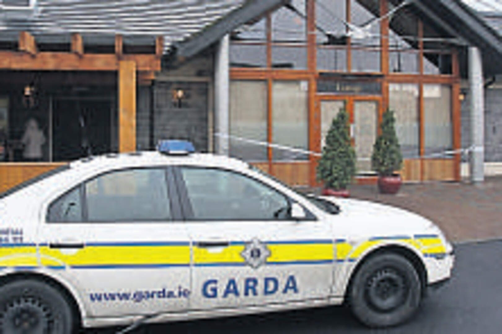 Surgeons re-attach man's hand after pub sword attack | Irish Independent