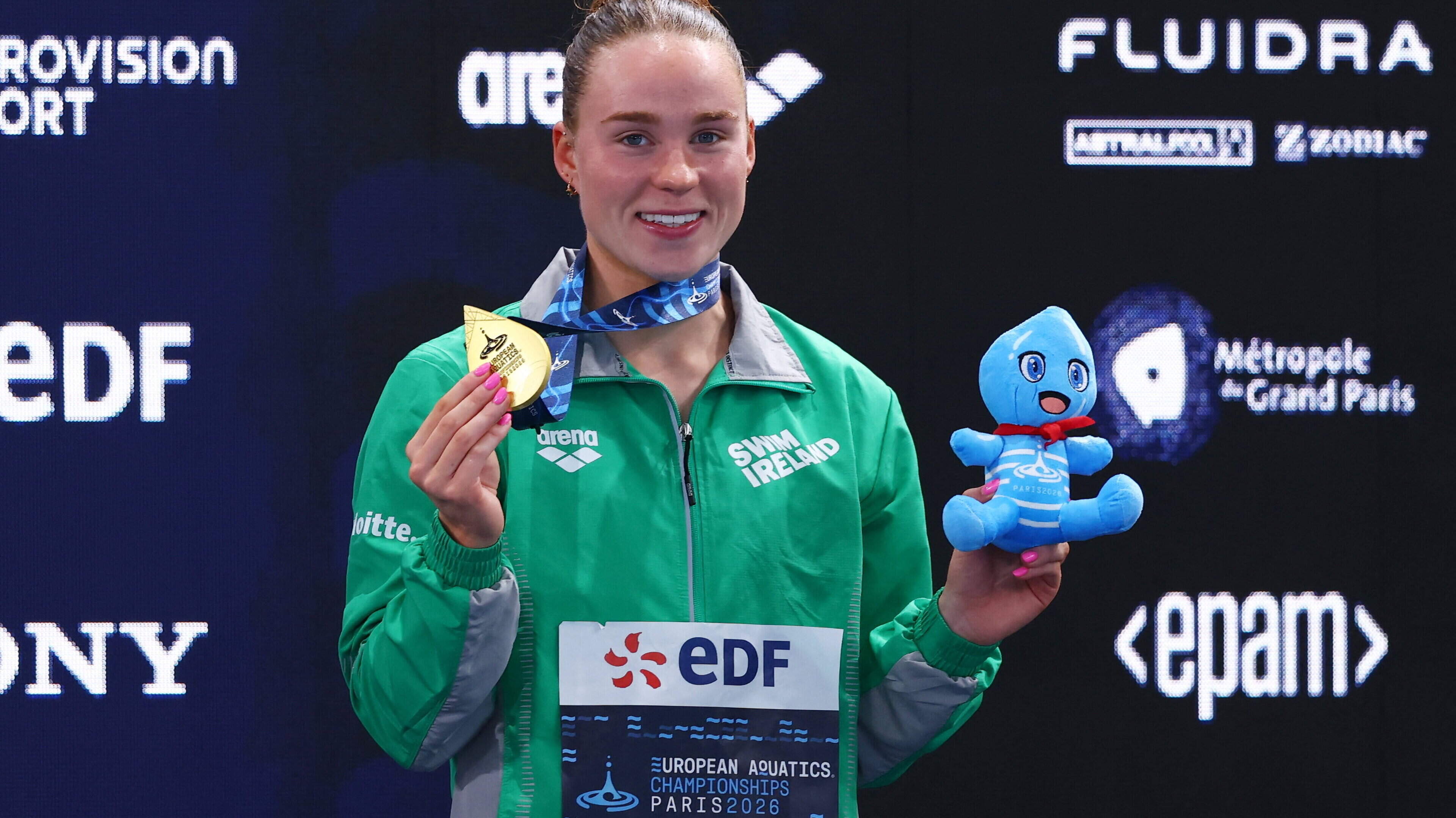 ‘It was definitely special’ — Ellen Walshe produces smash-and-grab raid to take another gold in 200IM