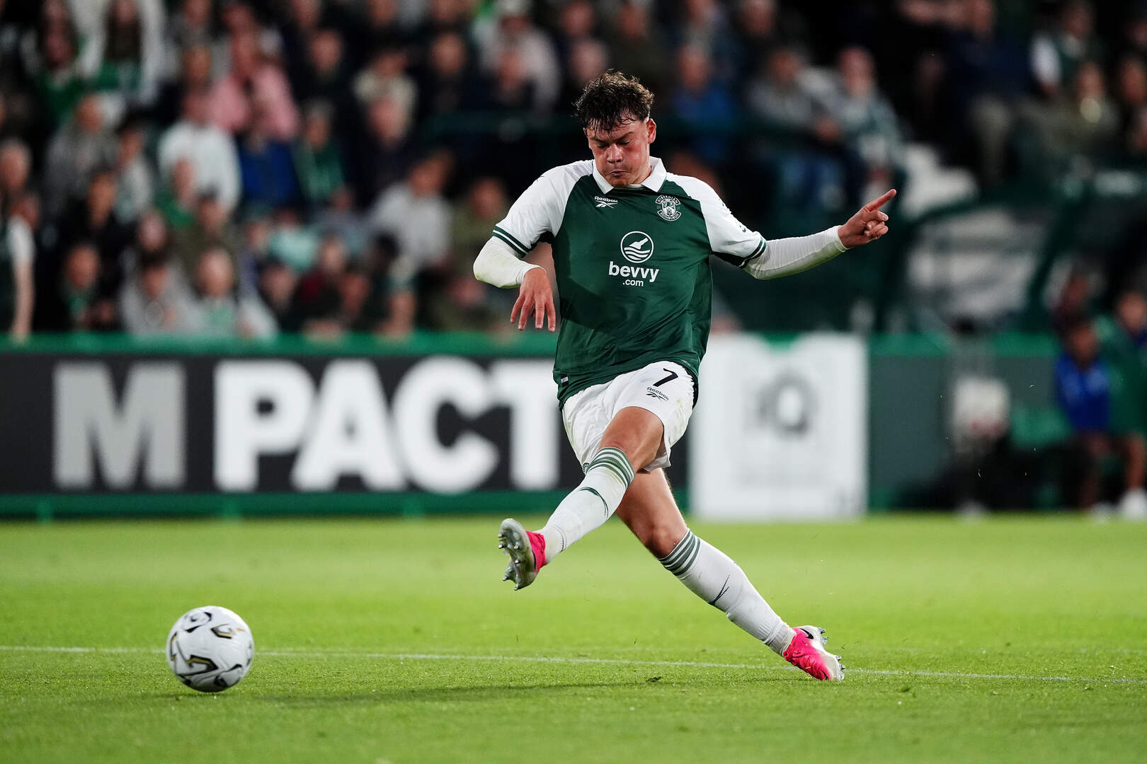 We're nearly there' – Owen Elding hopeful Hibs form will bring autumn  call-up as he waits on Irish passport to arrive | Irish Independent