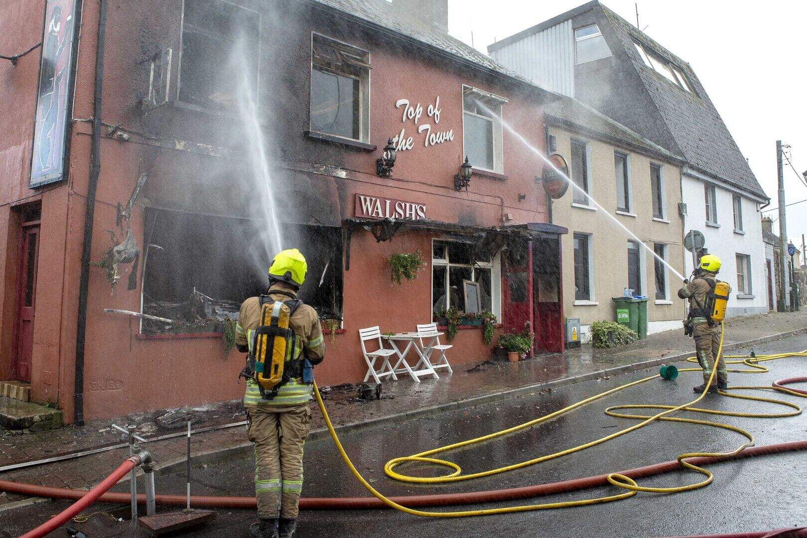 Two hospitalised following fire at pub in Co Clare | Irish Independent