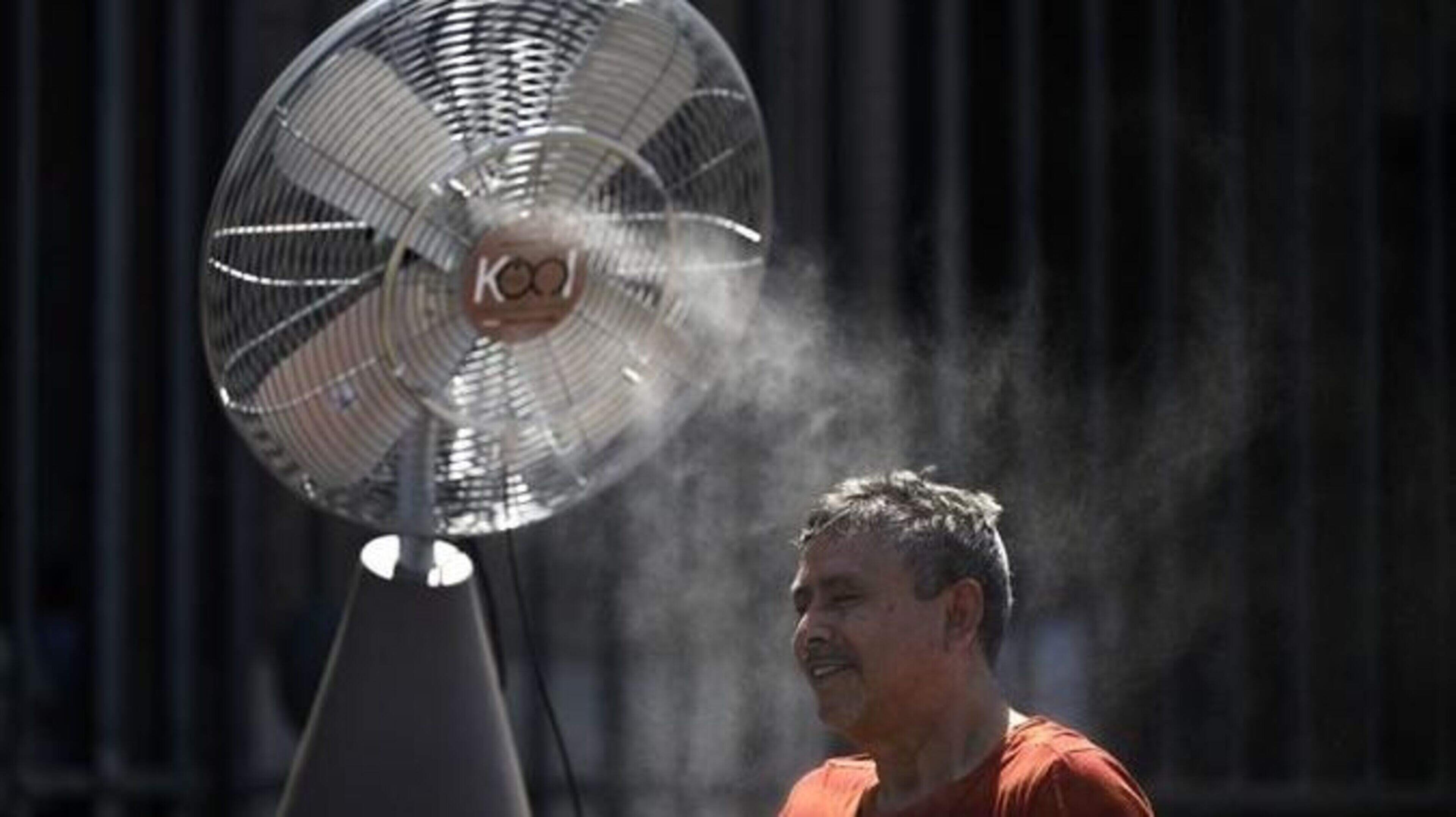 No late dinners and no evening exercise: How to get a good night’s sleep in a heatwave