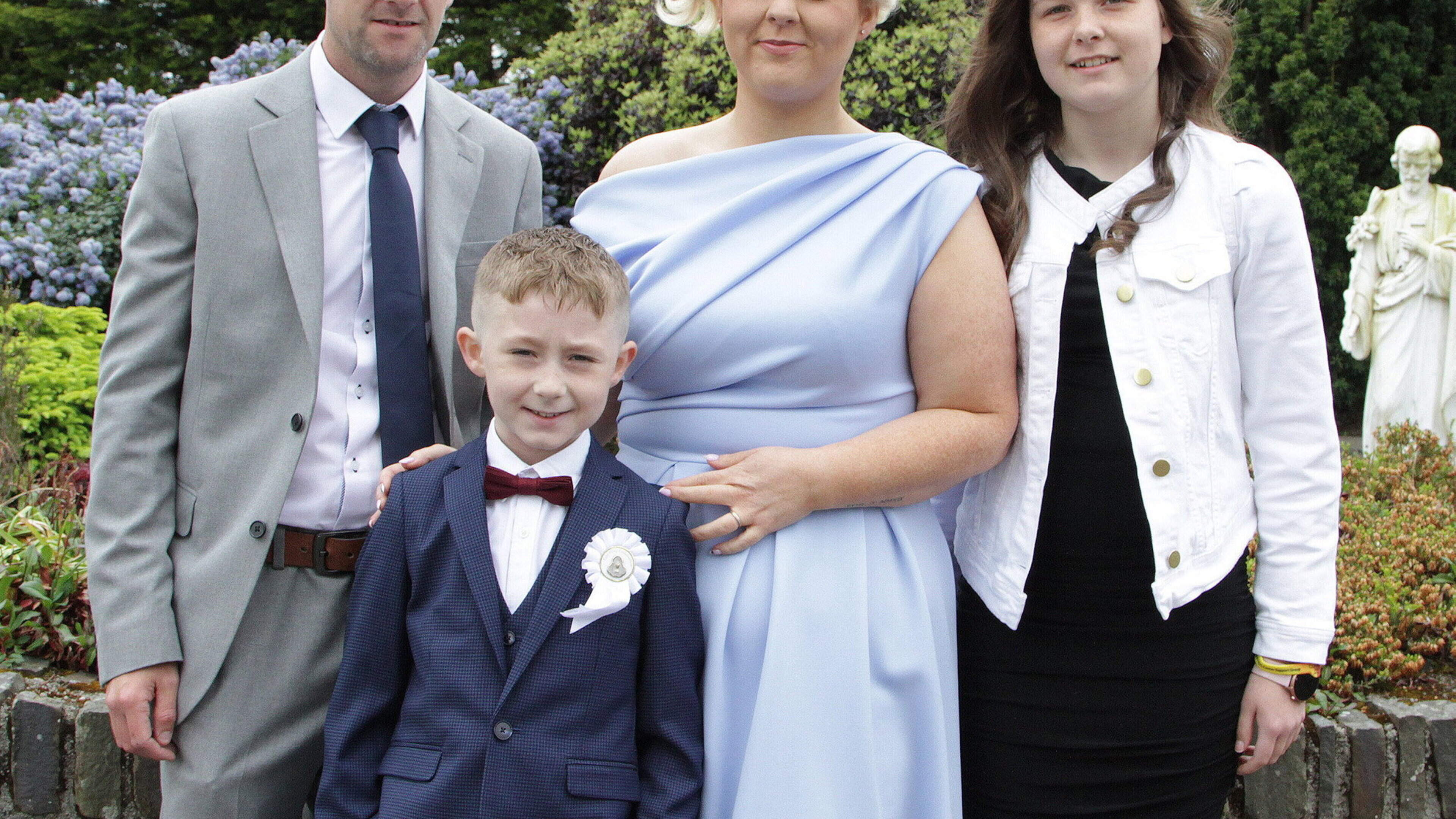 See all the photos from the Caim NS communion day