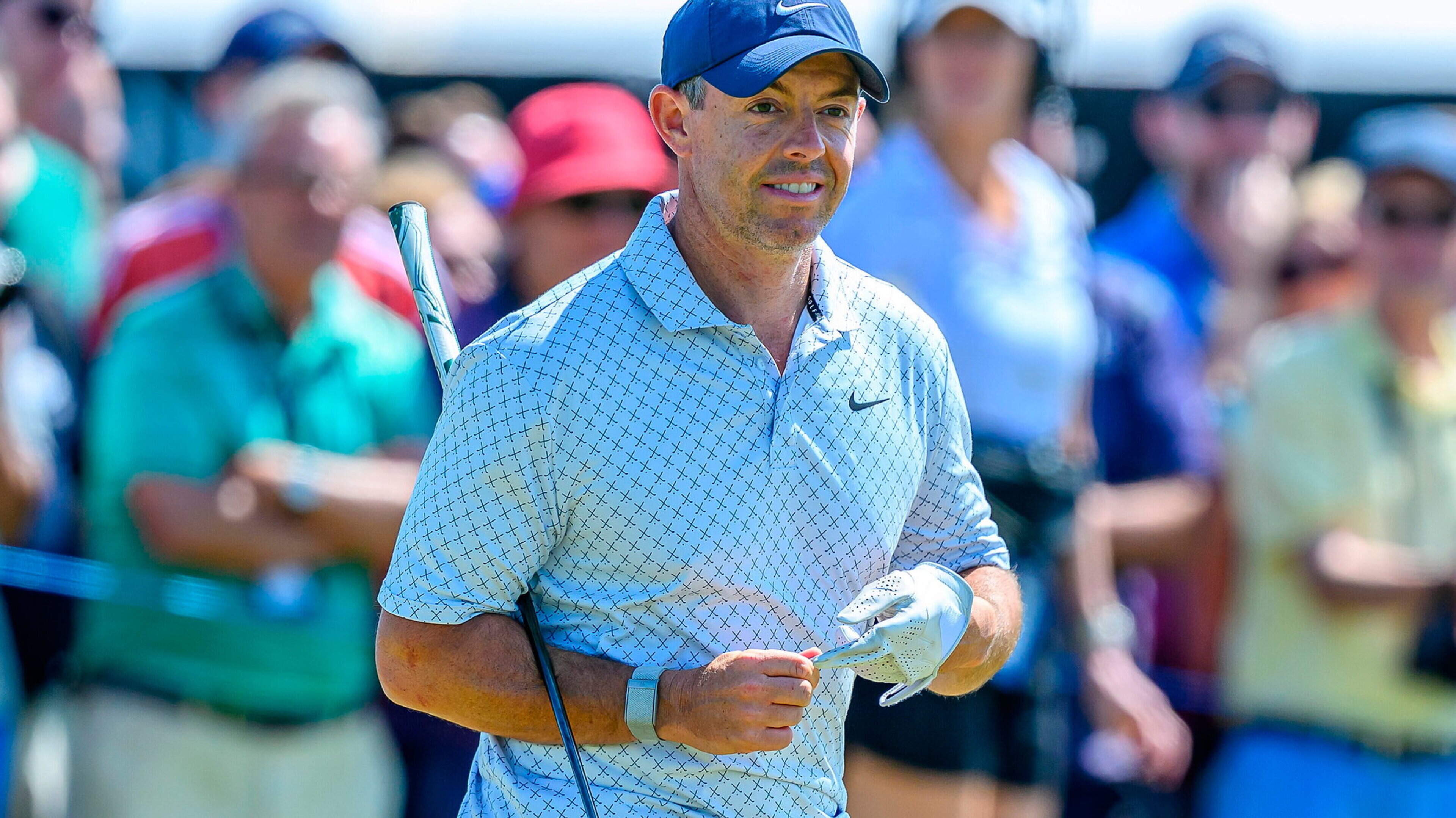Rory McIlroy fires 65 to share lead at Scottish Open as Lowry falters at final holes 
