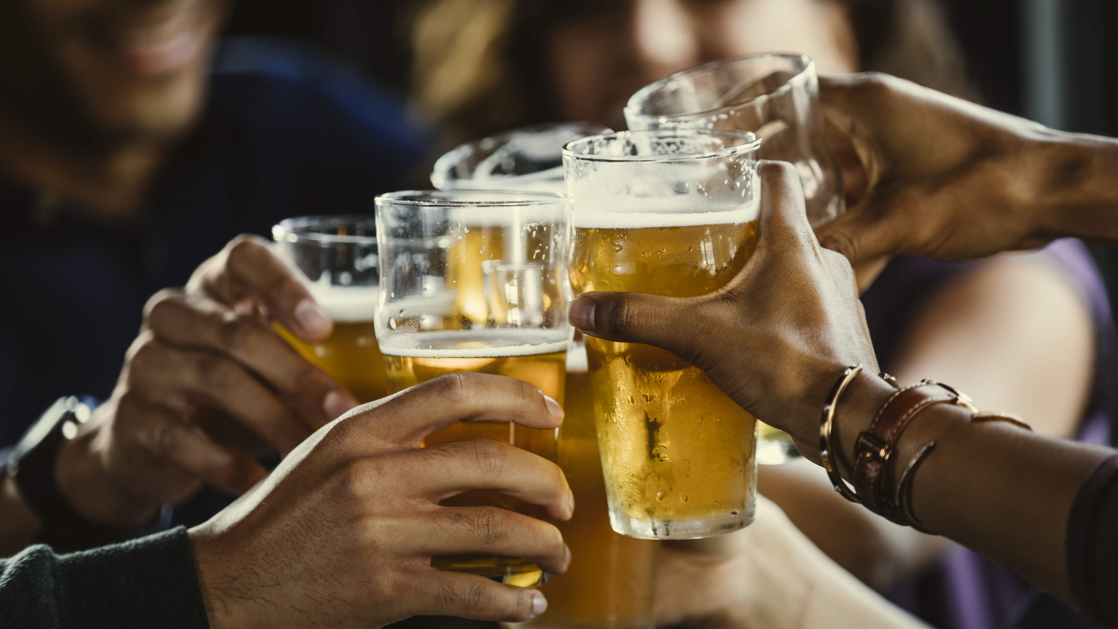 Martina Devlin: Giving up our love of pub rounds would be a start for this nation of ‘Fun Bobbys’