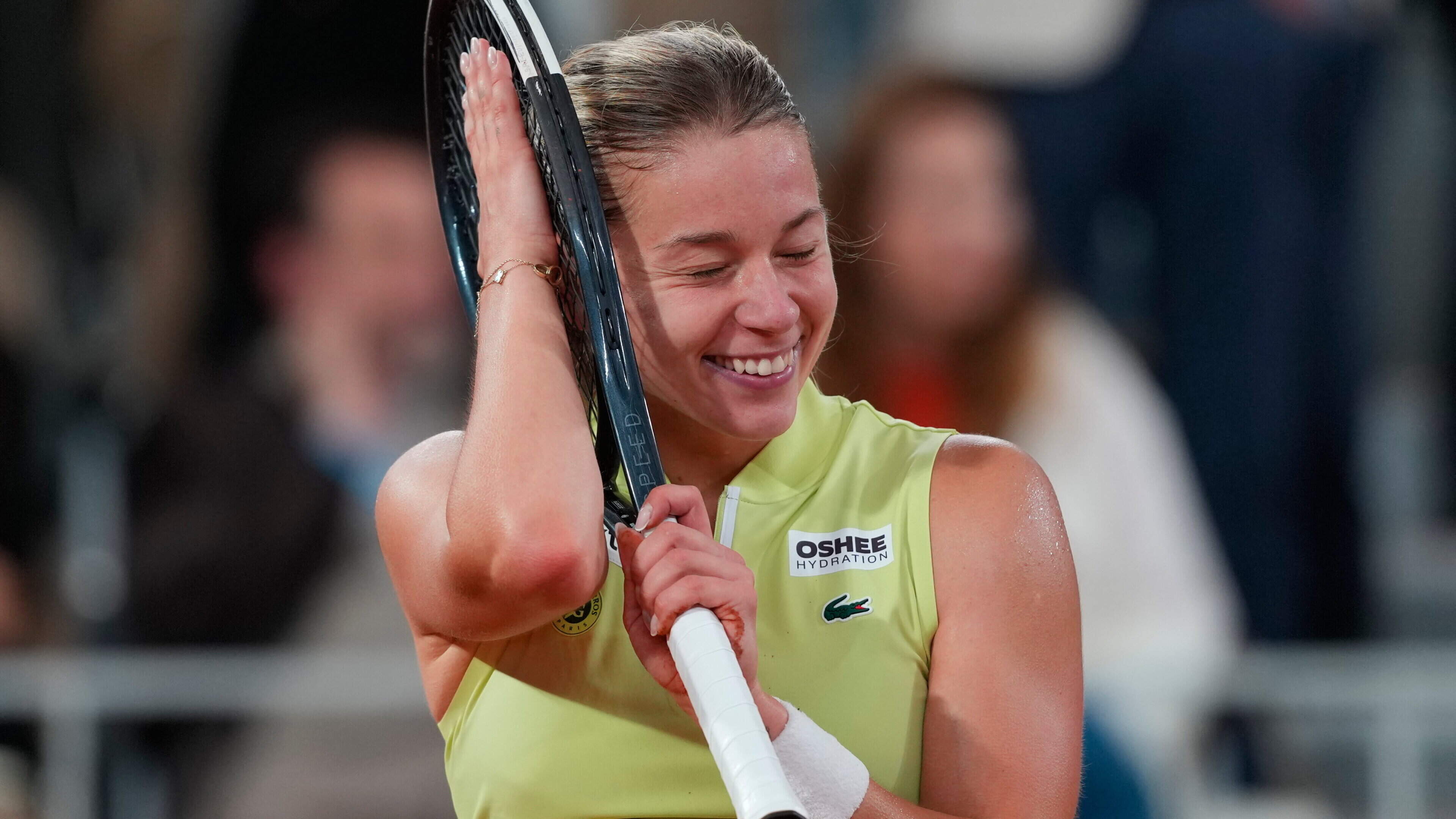 Polish qualifier Maja Chwalinska continues remarkable run to French Open final with win over Diana Shnaider 