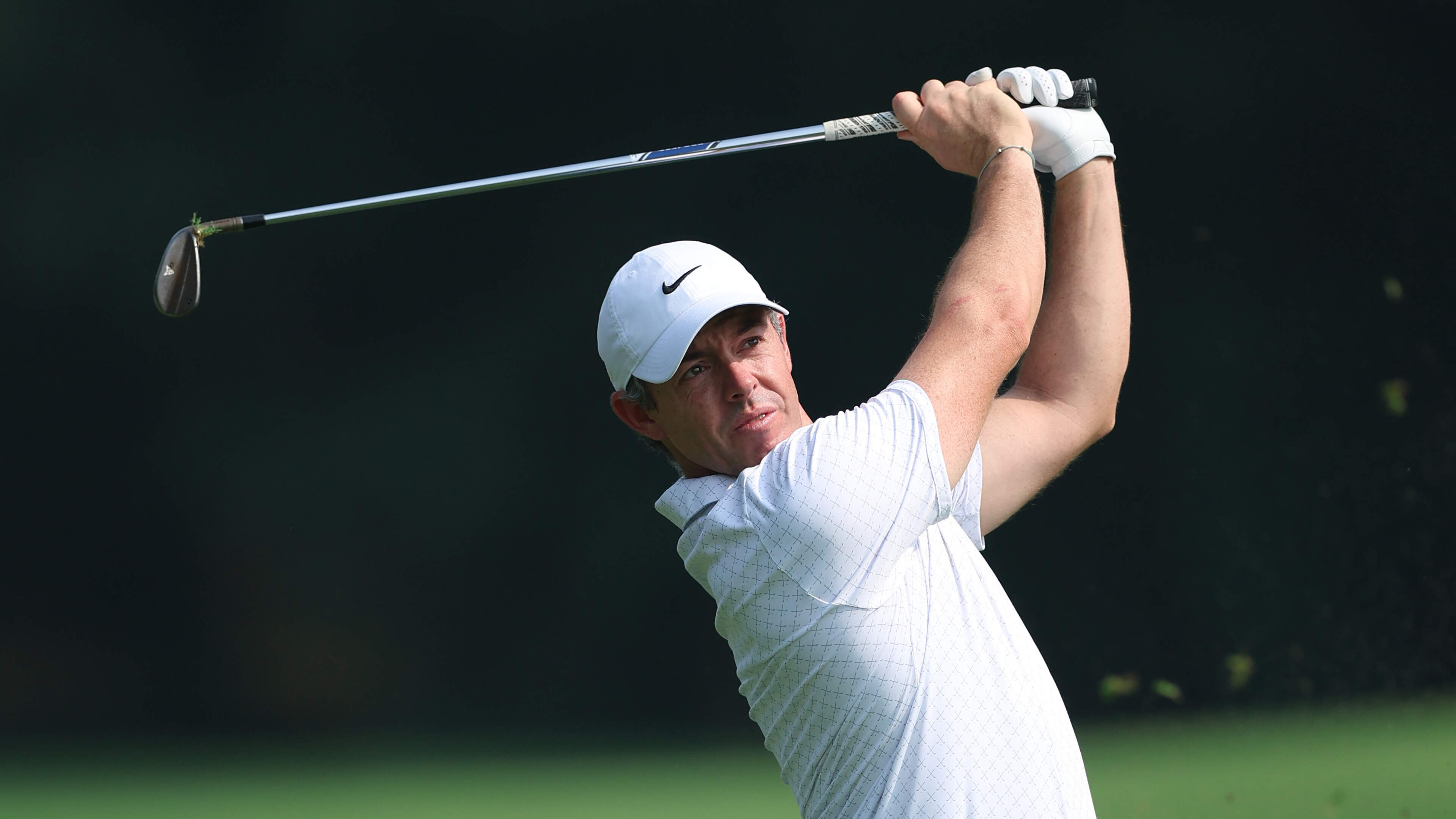 ‘A rising tide lifts all boats’ – Rory McIlroy backs LIV players’ return as he chases eighth Race to Dubai in India