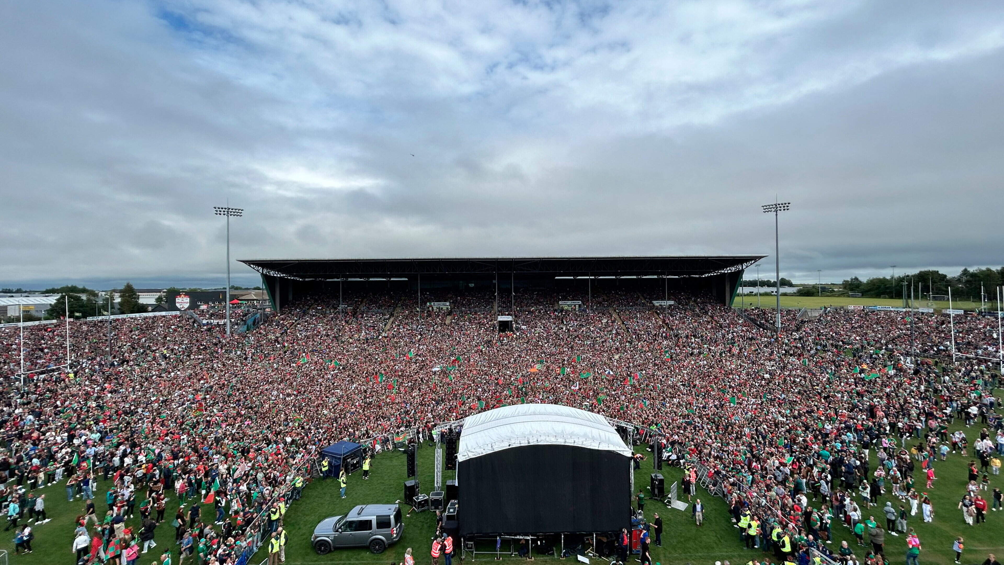 ‘There wasn’t a pub in Castlebar that didn’t run out of stock last night’ - frantic restocking as Mayo’s celebrations continue