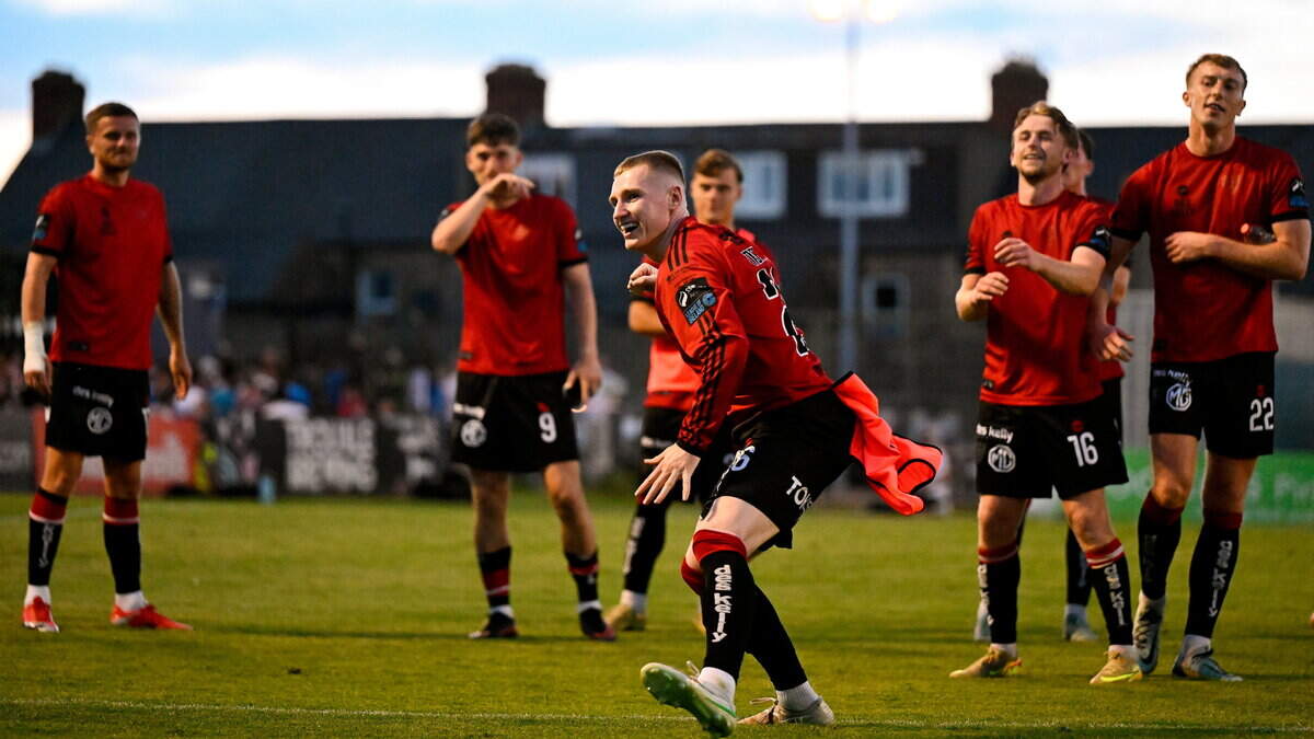 Ten-man Bohemians lay down marker with dismissal of St Pat's in Dublin derby
