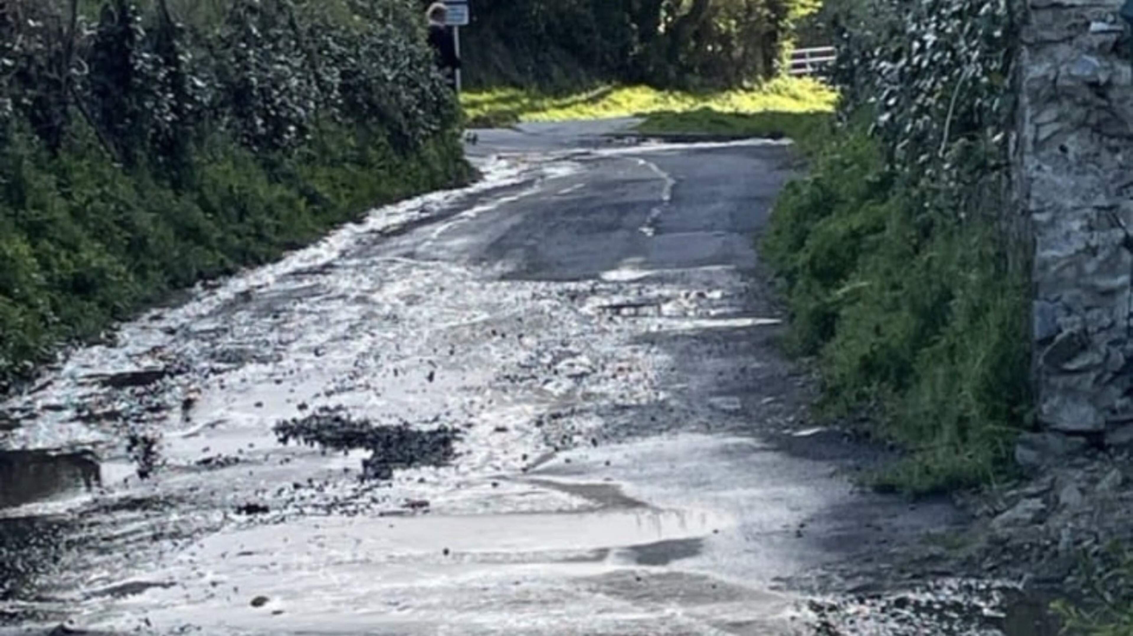 ‘Unacceptable’ sewage leak from M1 Retail Park spills onto Boyne Camino route, council hears